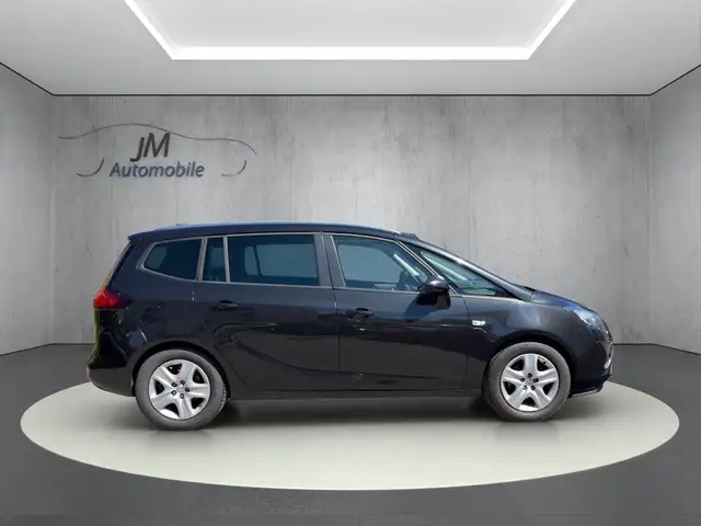Opel Zafira view 8