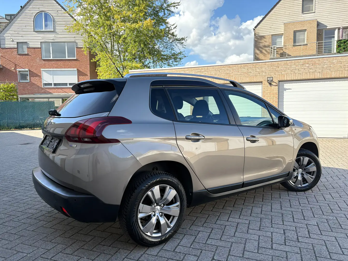 Peugeot 2008 2008 Style / 12 Maanden Garantie / Beige - 2