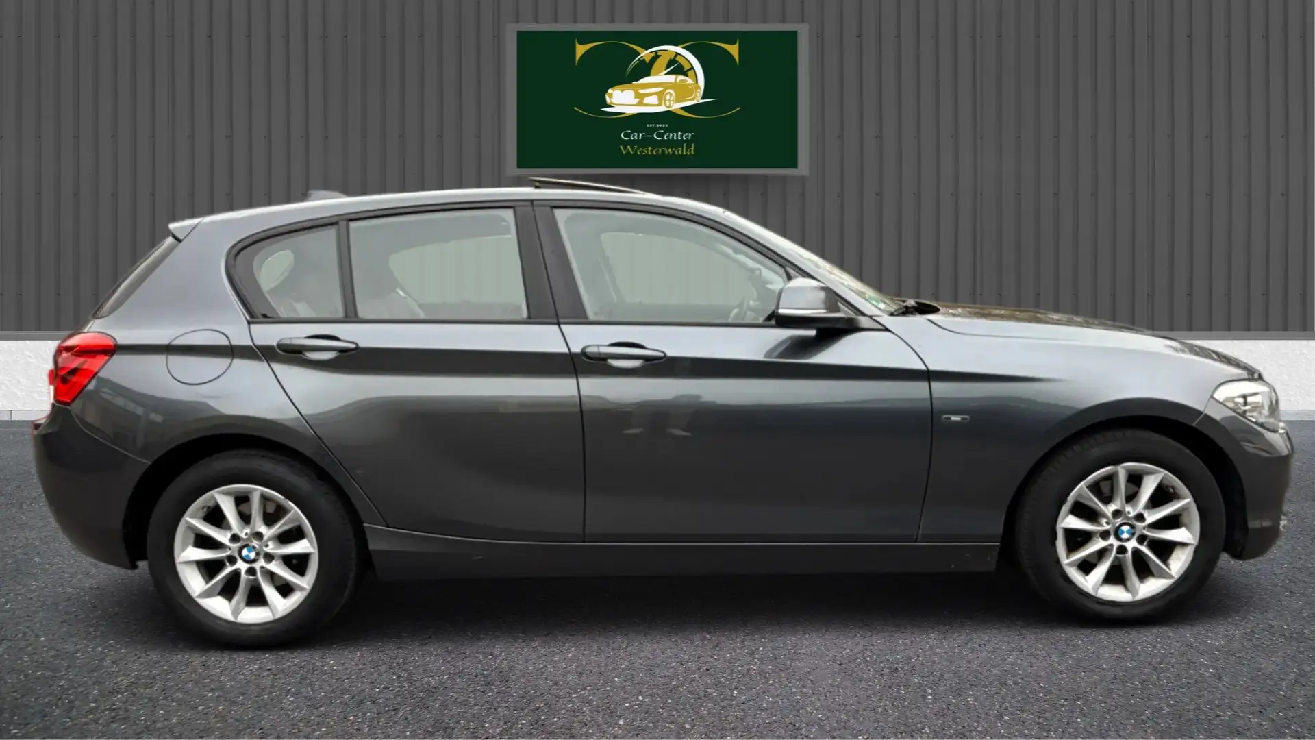 BMW 118 118 i Schwarz - 2