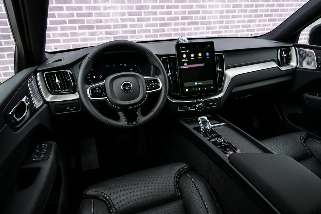 Volvo XC60 2026 — фото 13