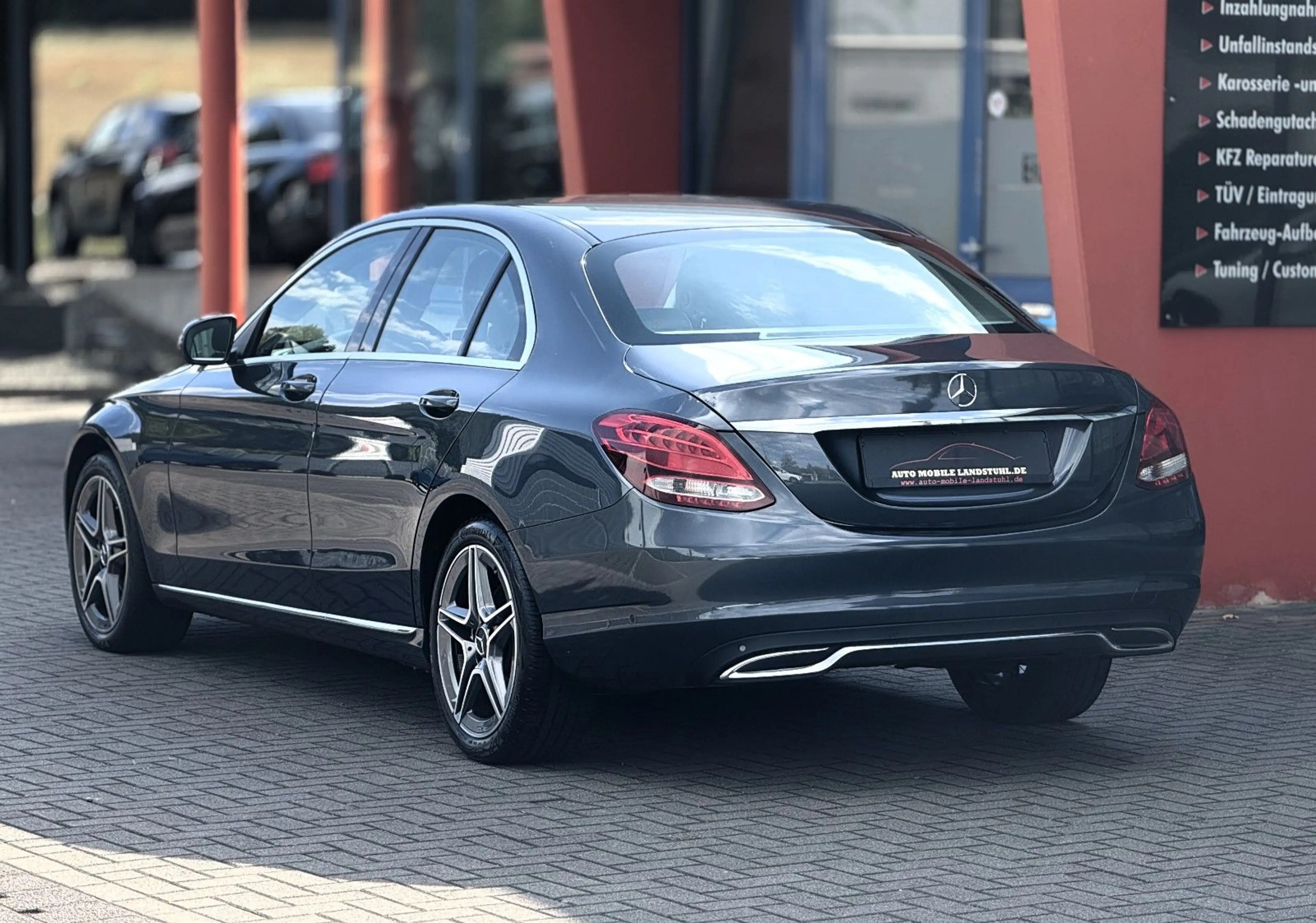 Mercedes-Benz C 180 *AMG*LED*NAVI*LEDER*TEMPOMAT*SITZHZ*PDC*18" — photo 4