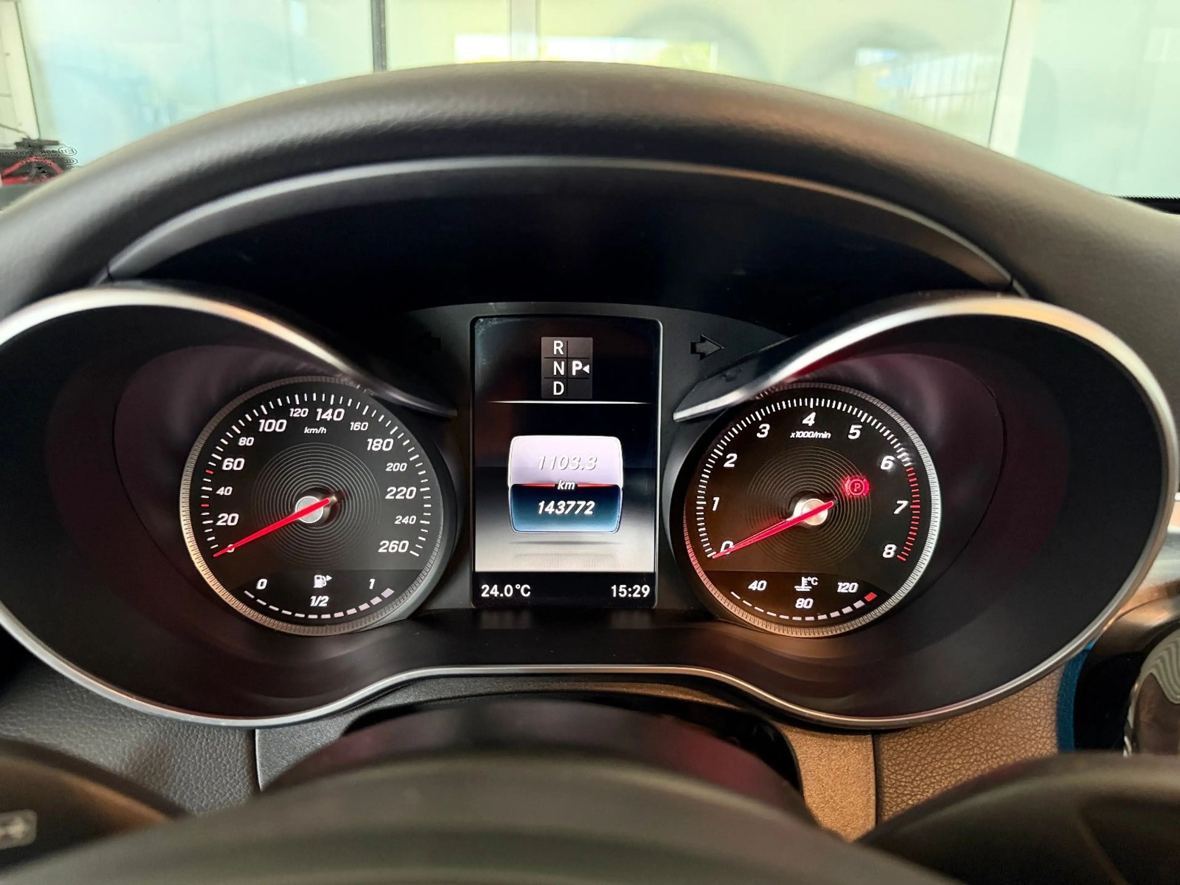 Mercedes-Benz C 180 *AMG*LED*NAVI*LEDER*TEMPOMAT*SITZHZ*PDC*18" — photo 12