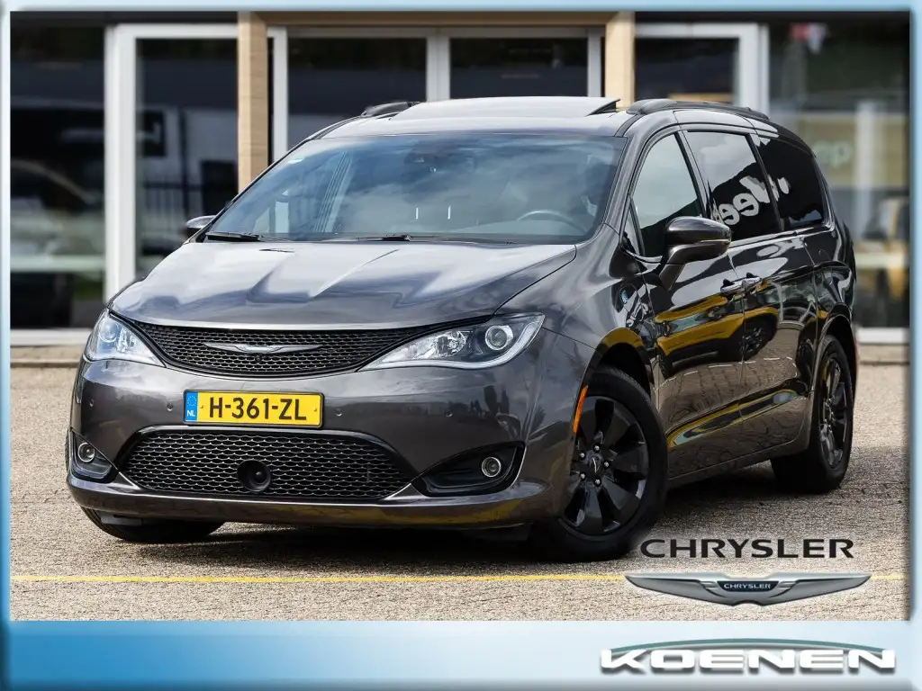 Chrysler Pacifica 2020 из Европы — купить под ключ