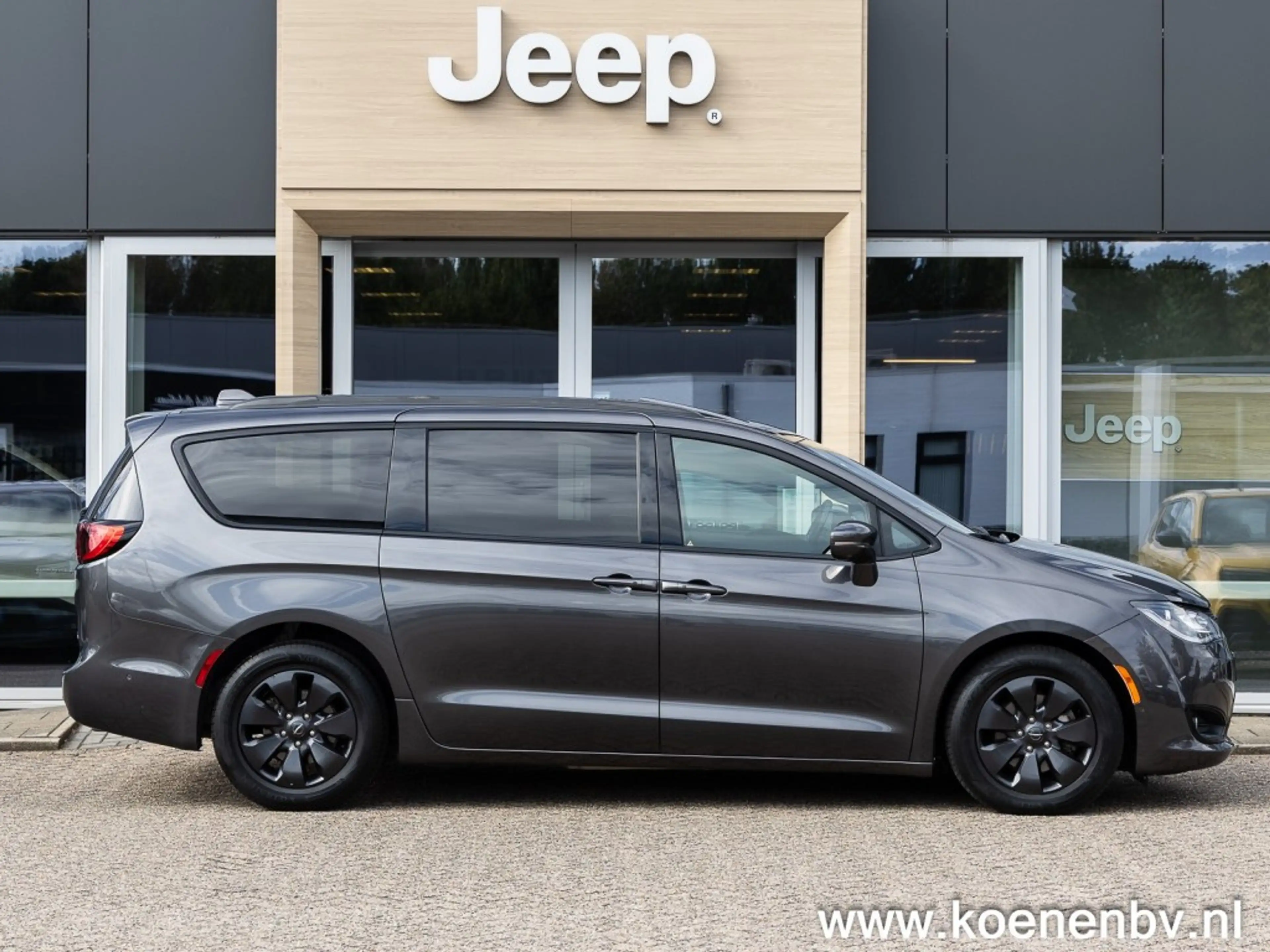 Chrysler Pacifica 3.6 V6 HYBRID Limited S PANO / LEER / 7 ZITS — photo 7