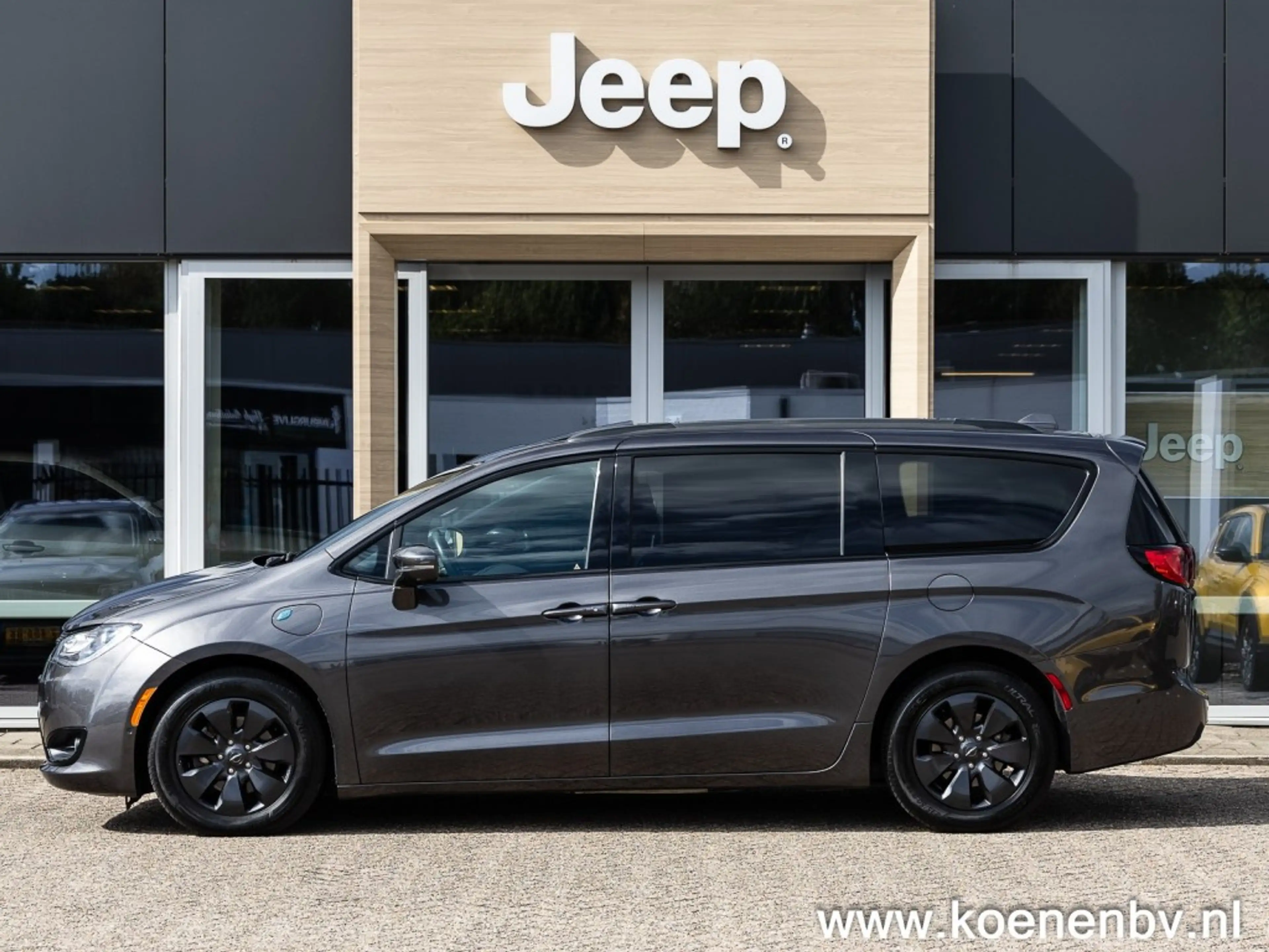 Chrysler Pacifica 3.6 V6 HYBRID Limited S PANO / LEER / 7 ZITS — photo 6