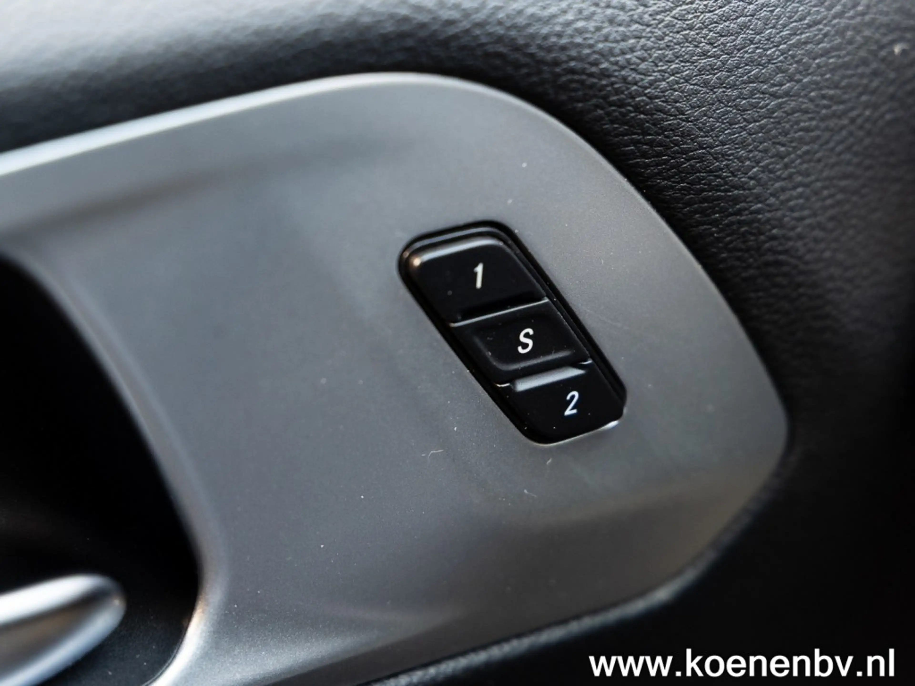 Chrysler Pacifica 3.6 V6 HYBRID Limited S PANO / LEER / 7 ZITS — photo 24