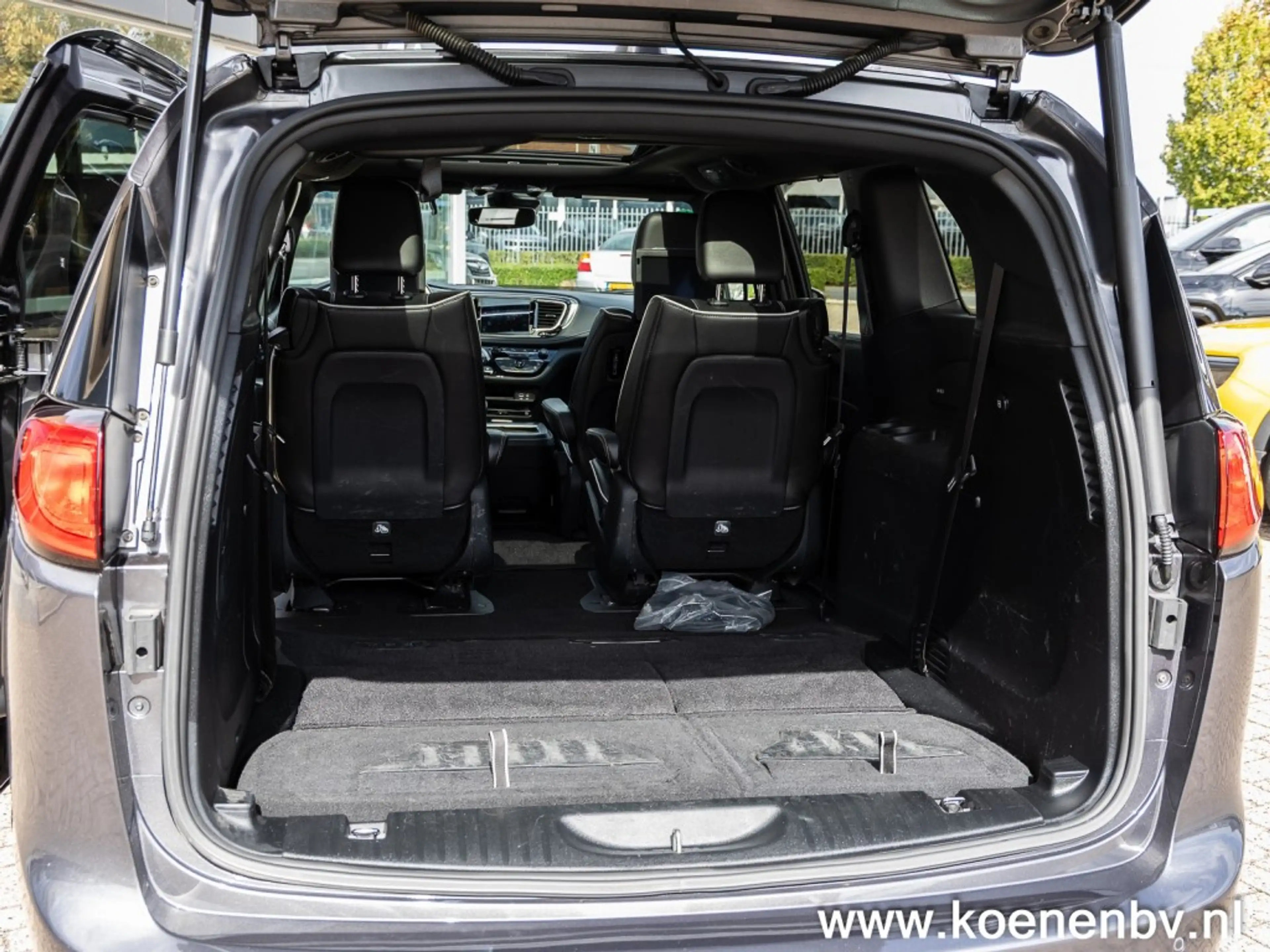 Chrysler Pacifica 3.6 V6 HYBRID Limited S PANO / LEER / 7 ZITS — photo 15
