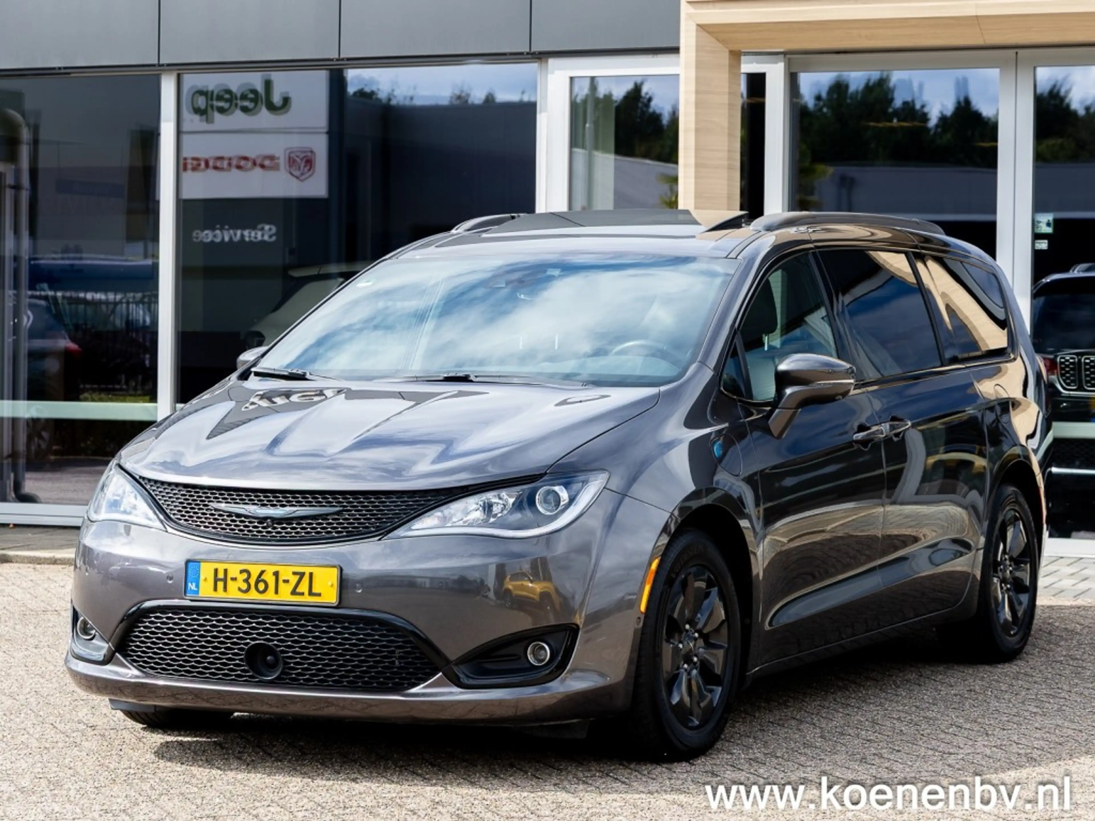 Chrysler Pacifica 3.6 V6 HYBRID Limited S PANO / LEER / 7 ZITS — photo 3