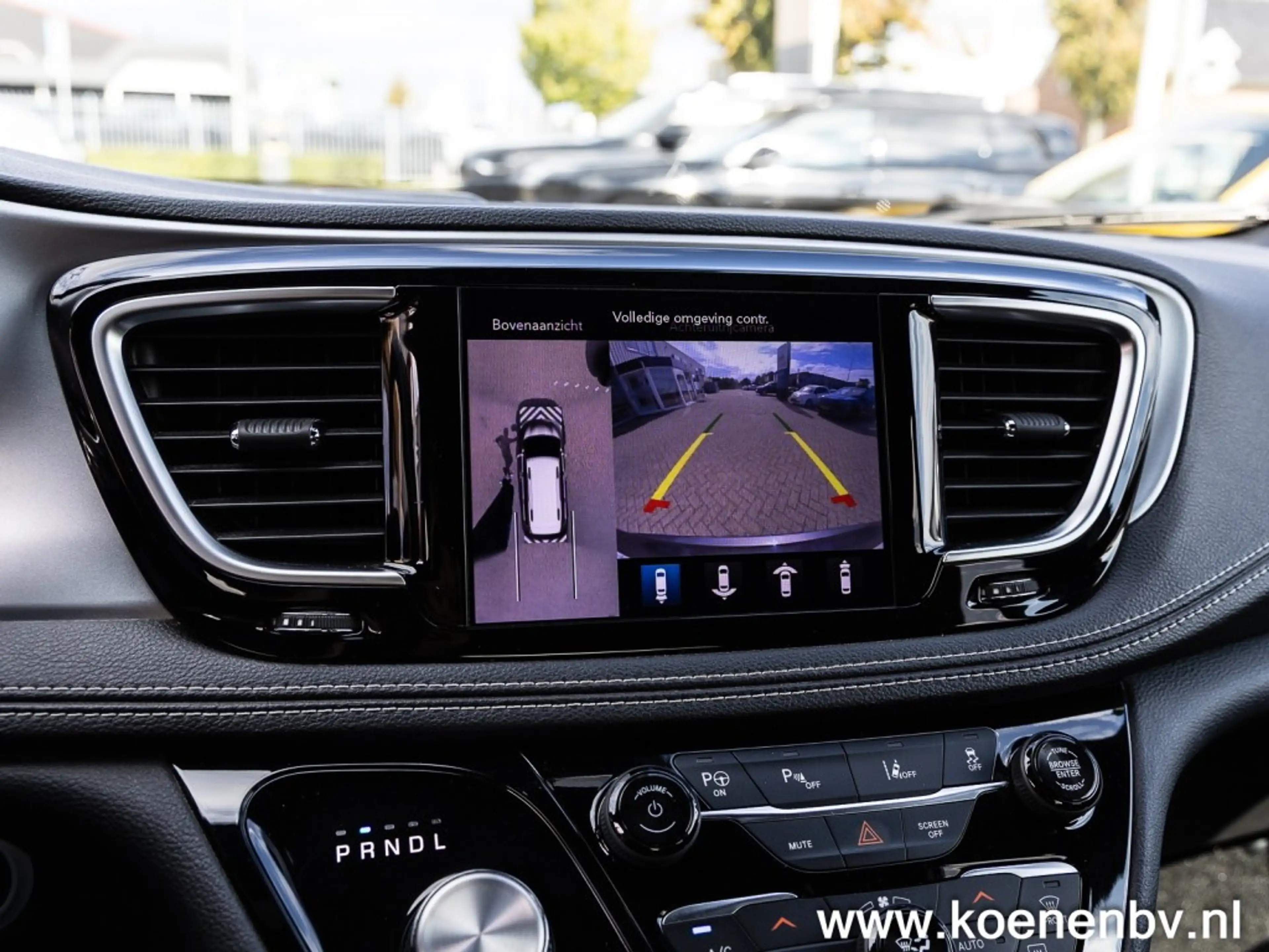 Chrysler Pacifica 3.6 V6 HYBRID Limited S PANO / LEER / 7 ZITS — photo 33