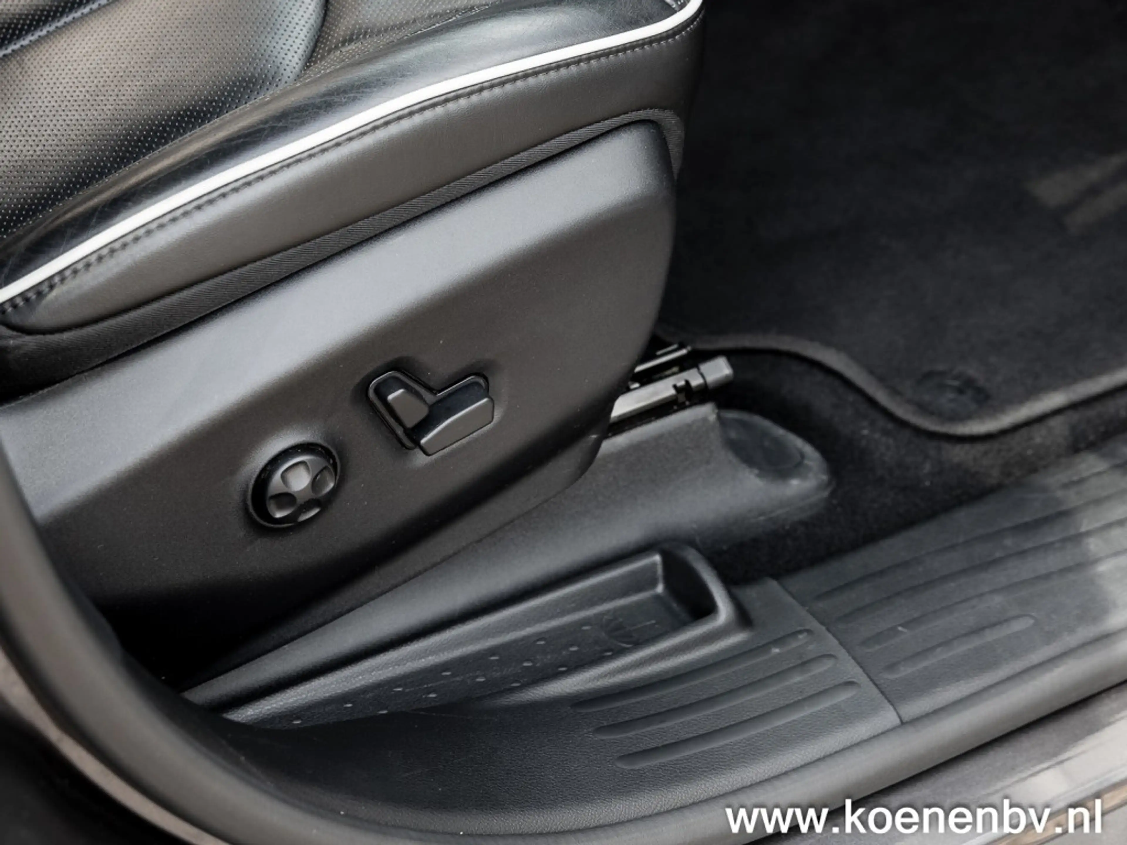 Chrysler Pacifica 3.6 V6 HYBRID Limited S PANO / LEER / 7 ZITS — photo 27