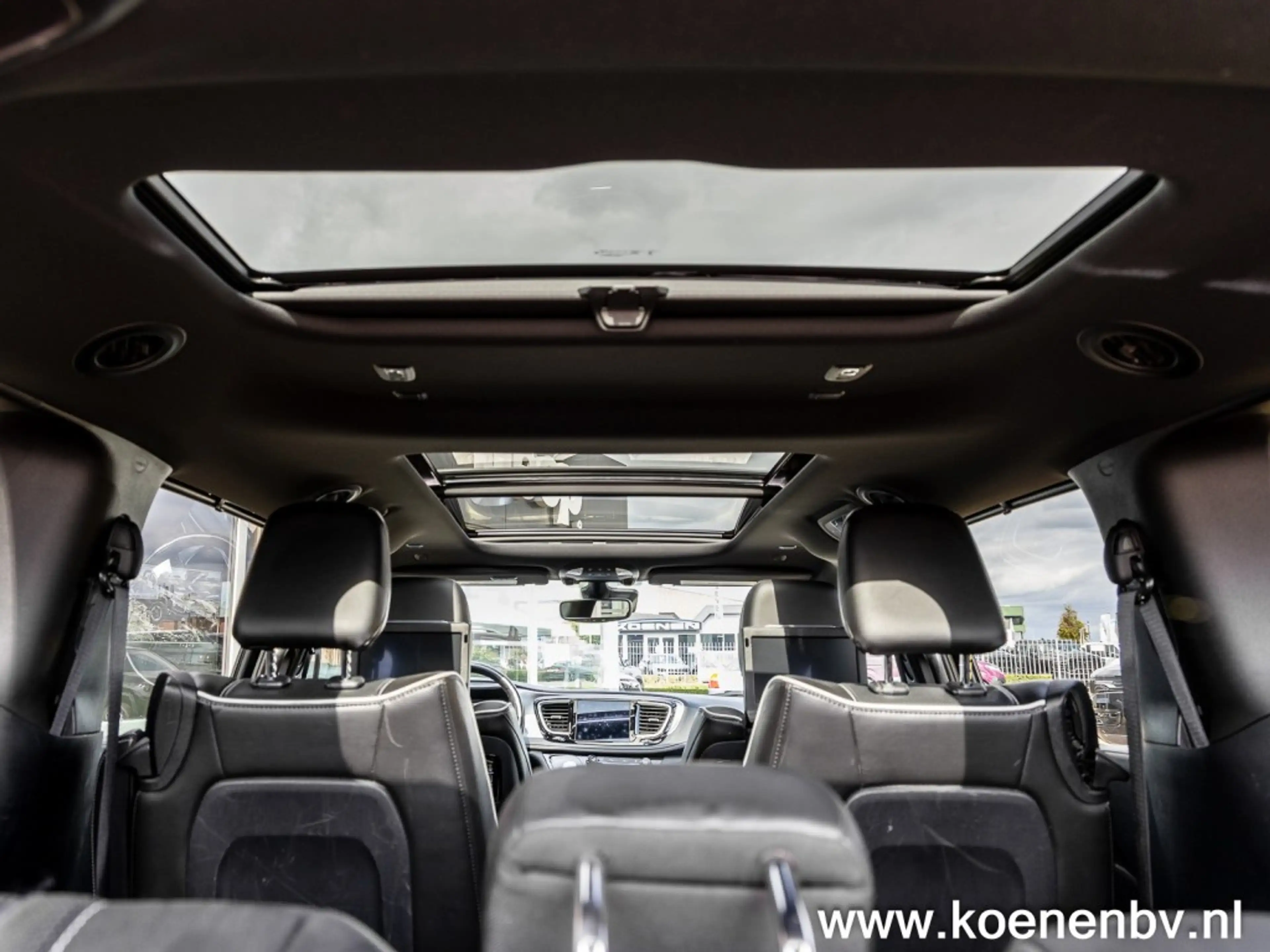 Chrysler Pacifica 3.6 V6 HYBRID Limited S PANO / LEER / 7 ZITS — photo 12