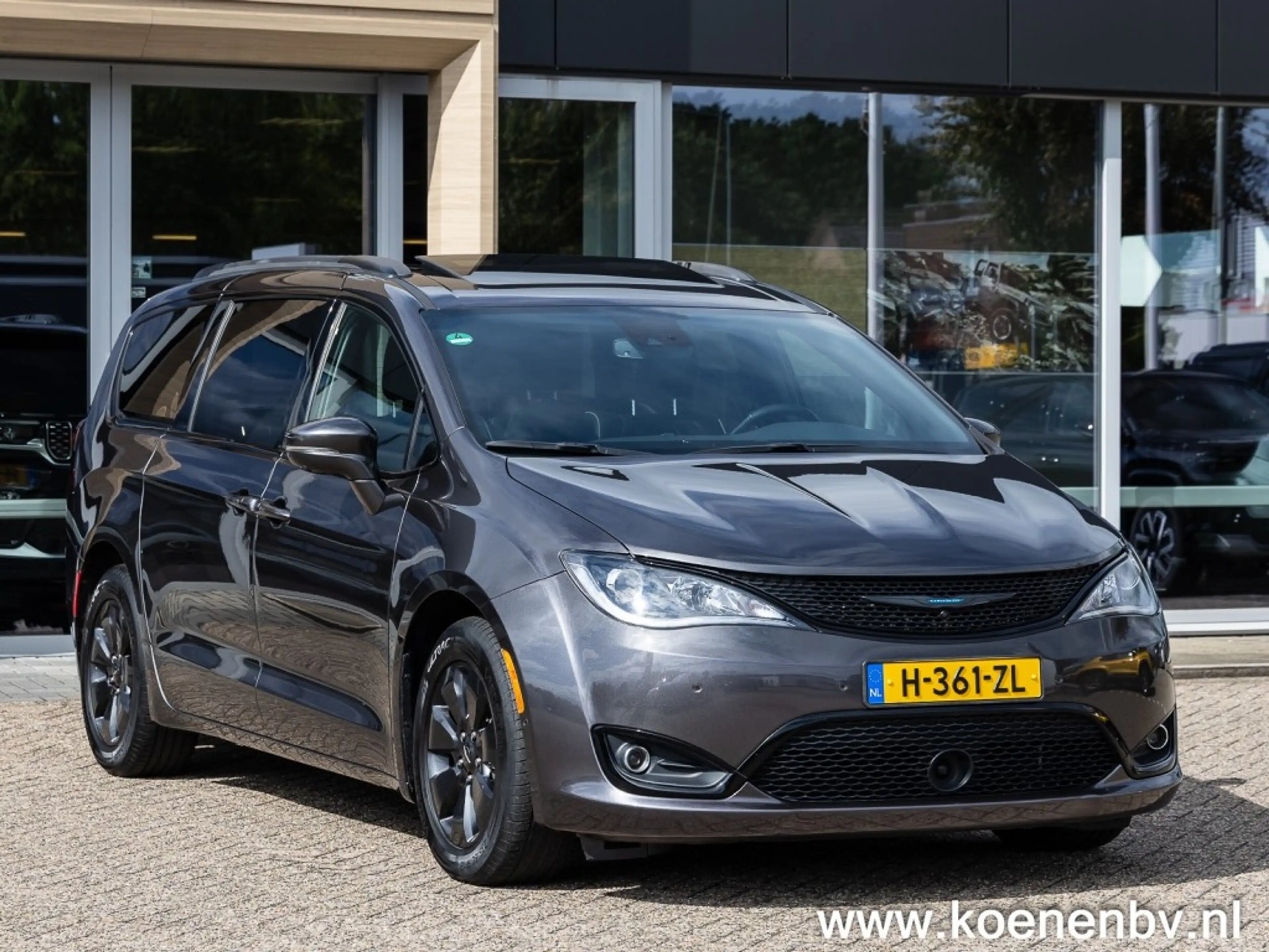 Chrysler Pacifica 3.6 V6 HYBRID Limited S PANO / LEER / 7 ZITS — photo 5