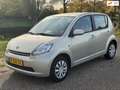Daihatsu Sirion 2 1.3-16V Comfort|Airco|5 Deurs|Apk Grijs - thumbnail 1
