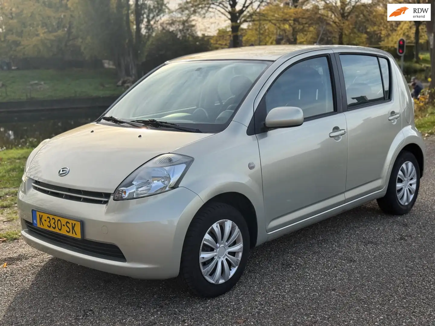Daihatsu Sirion 2 1.3-16V Comfort|Airco|5 Deurs|Apk Gri - 1
