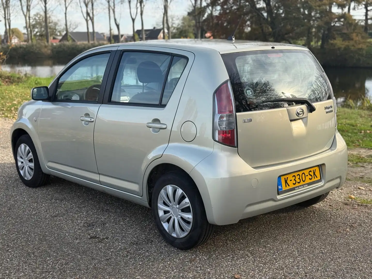 Daihatsu Sirion 2 1.3-16V Comfort|Airco|5 Deurs|Apk Gri - 2