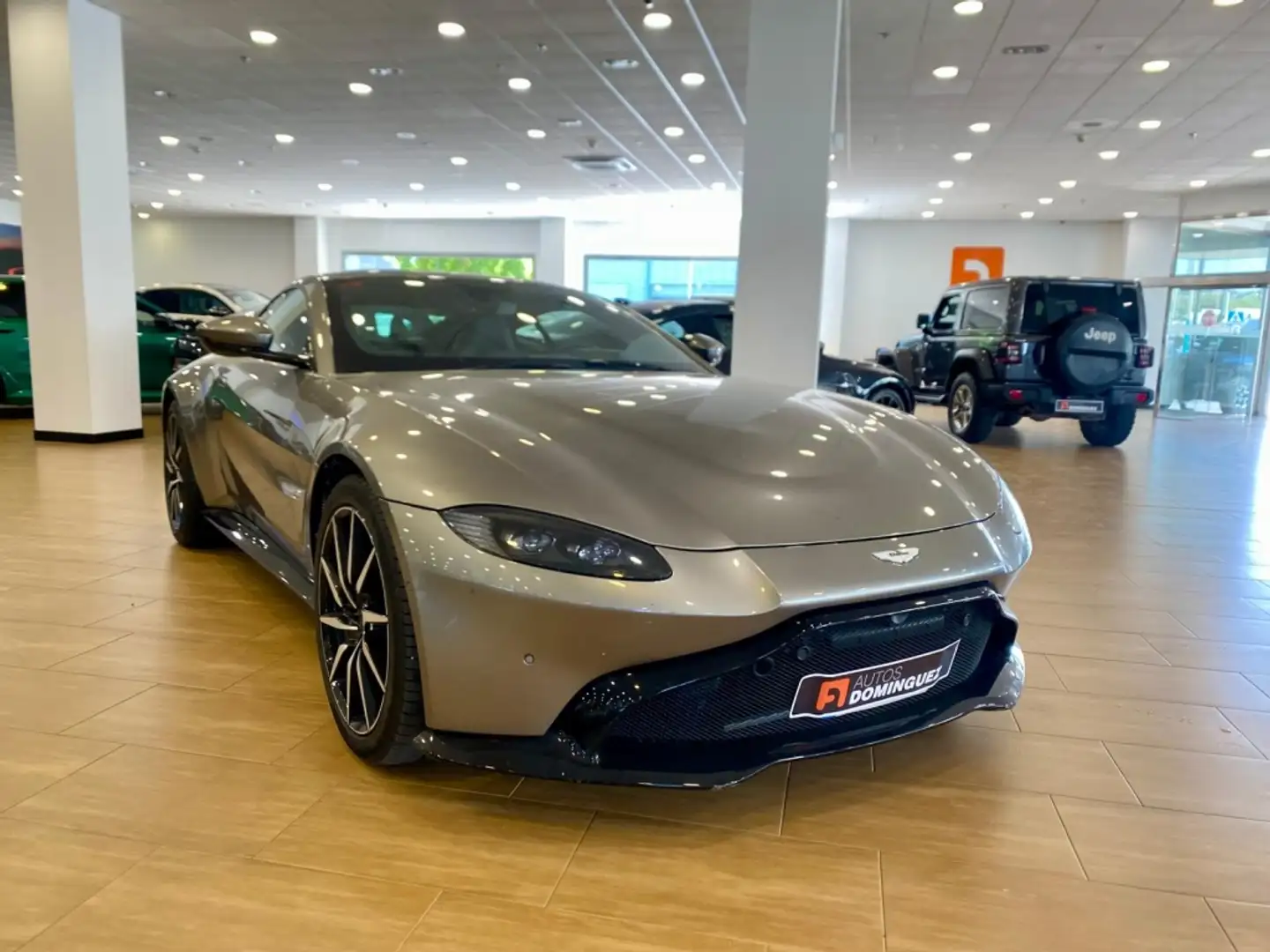 Aston Martin Vantage Gris - 2