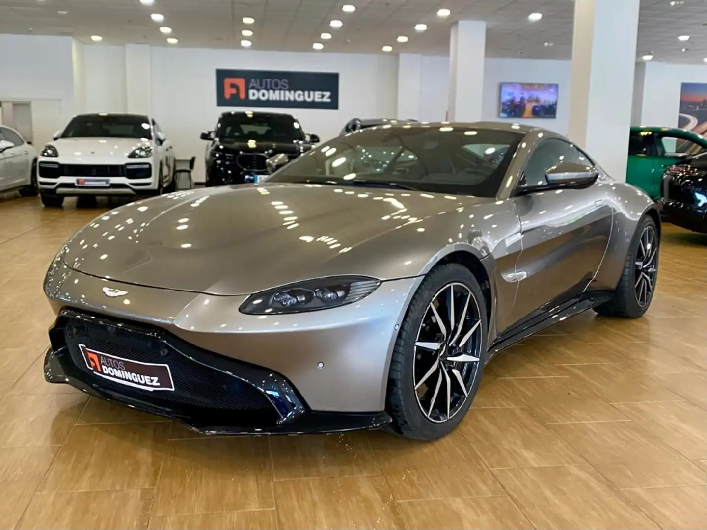 Aston Martin Vantage Gris - 1
