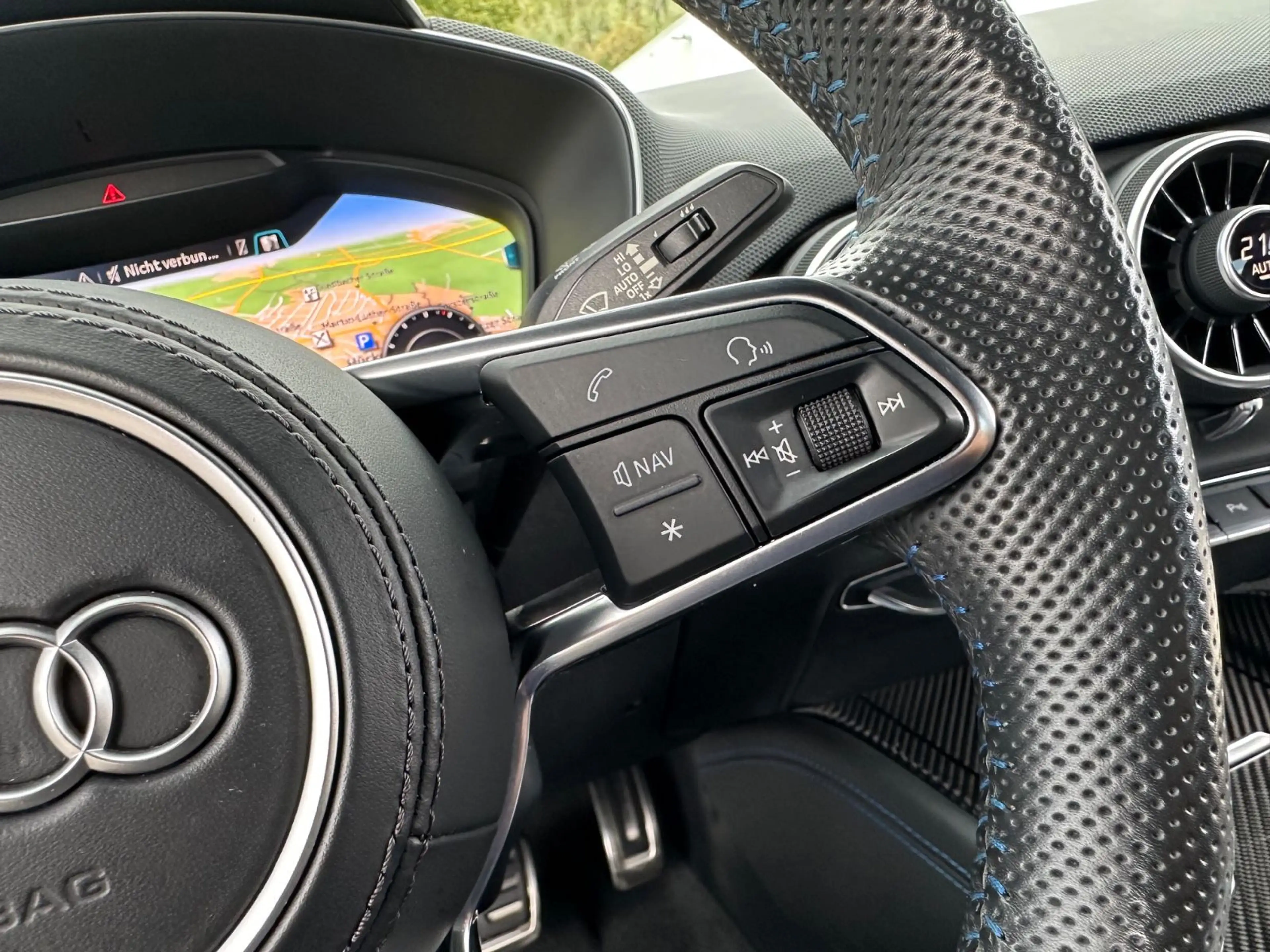 Audi TT S-line Competition 40 TFSI Virt B&0 Carpl 19" — photo 23