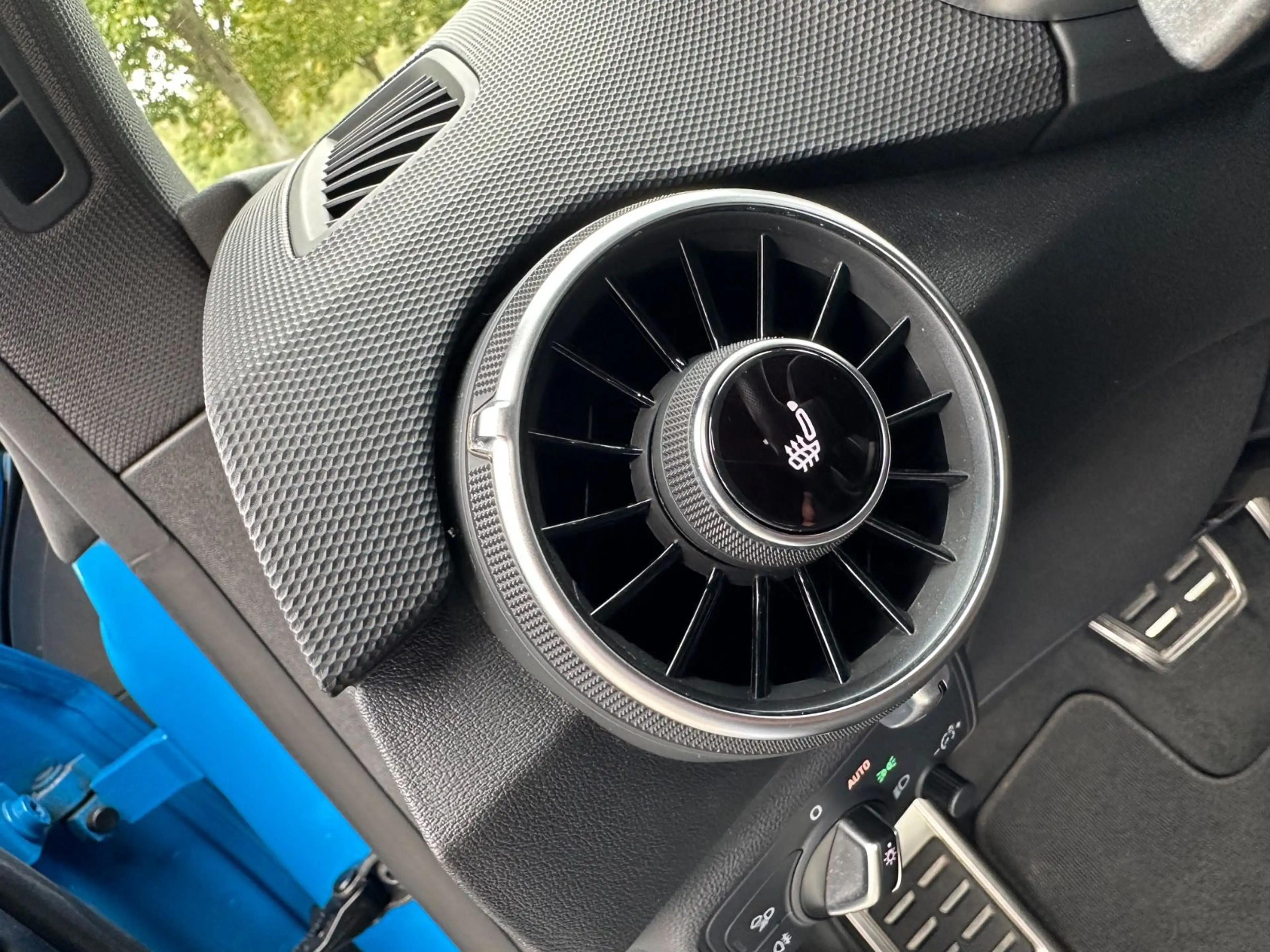 Audi TT S-line Competition 40 TFSI Virt B&0 Carpl 19" — photo 32