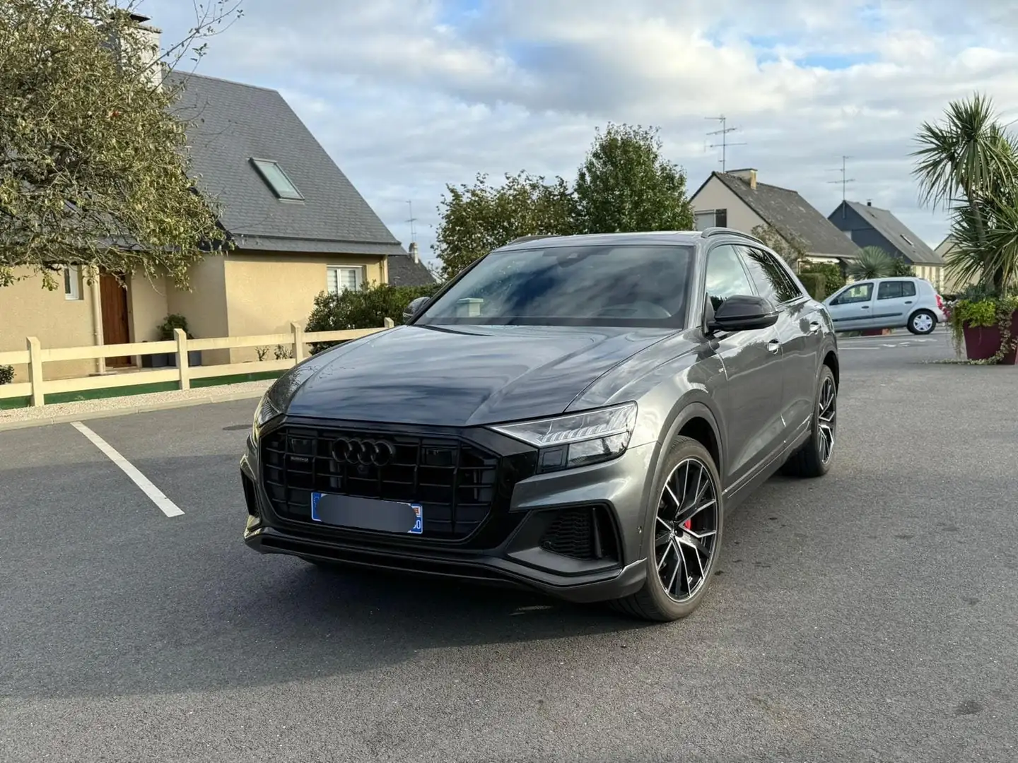 Audi Q8 Q8 60 TFSIE 462ch Competition Quattro Tiptronic Grau - 2