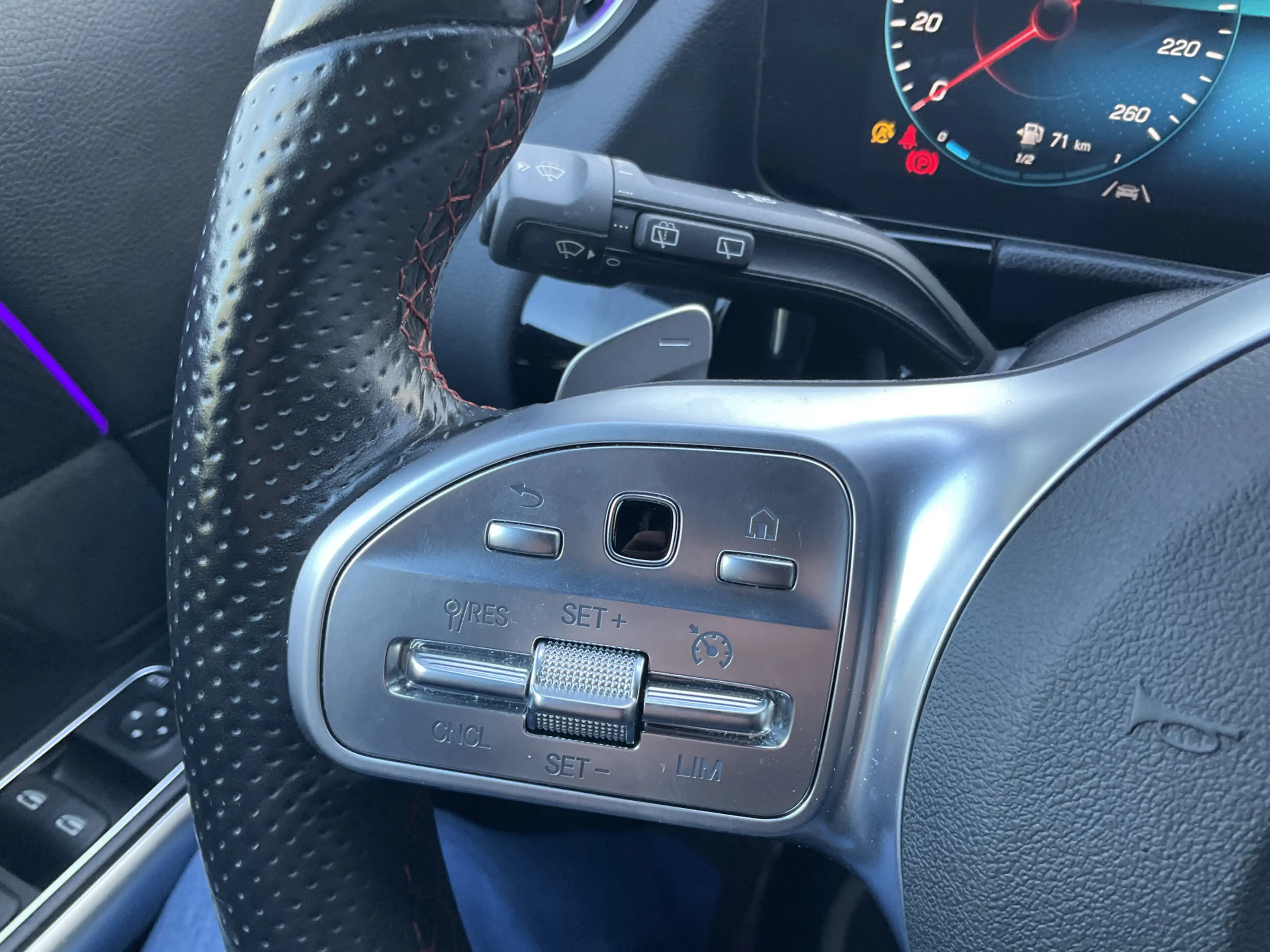 Mercedes-Benz GLA 180 Aut7 Solution AMG Pano.dak Stoel elctr+verw. Carpl — photo 30