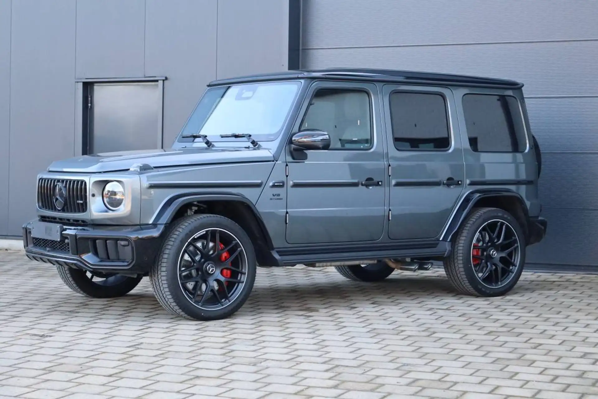 벤츠 G-Class G 63 AMG 2026 건메탈 사진 3