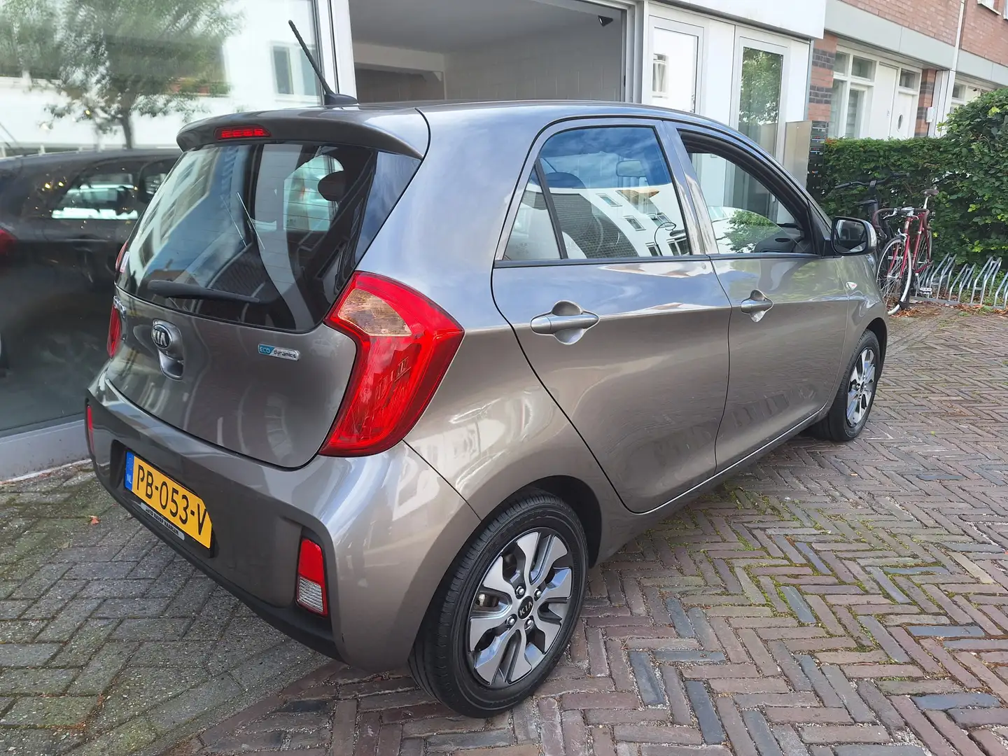 Kia Picanto 1.0 CVVT EconomyPlusLine 5Drs /40.000 Km/Navi/Came Grijs - 2