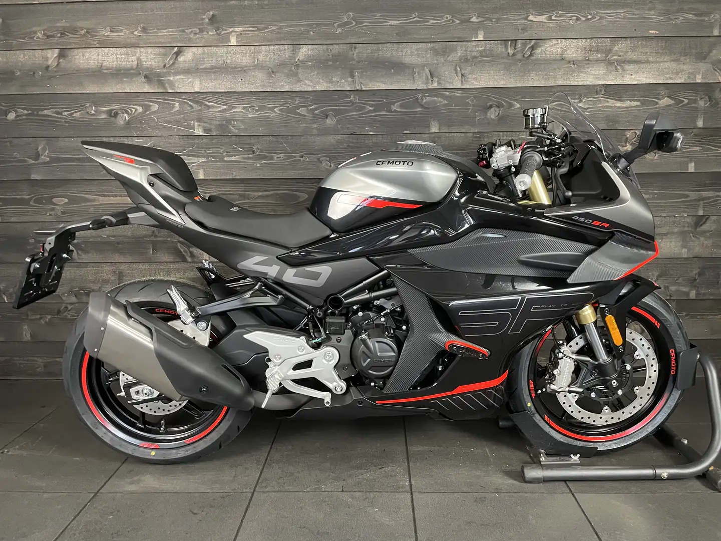 CFMOTO 450 SR TC ZIRCON BLACK A2 Zwart - 1
