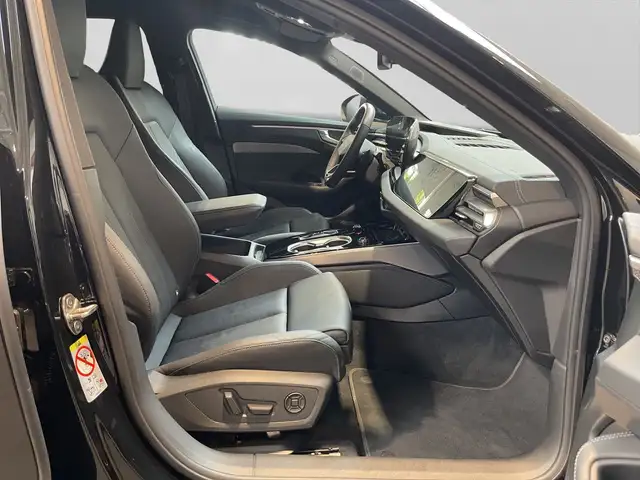 Audi A6 view 4