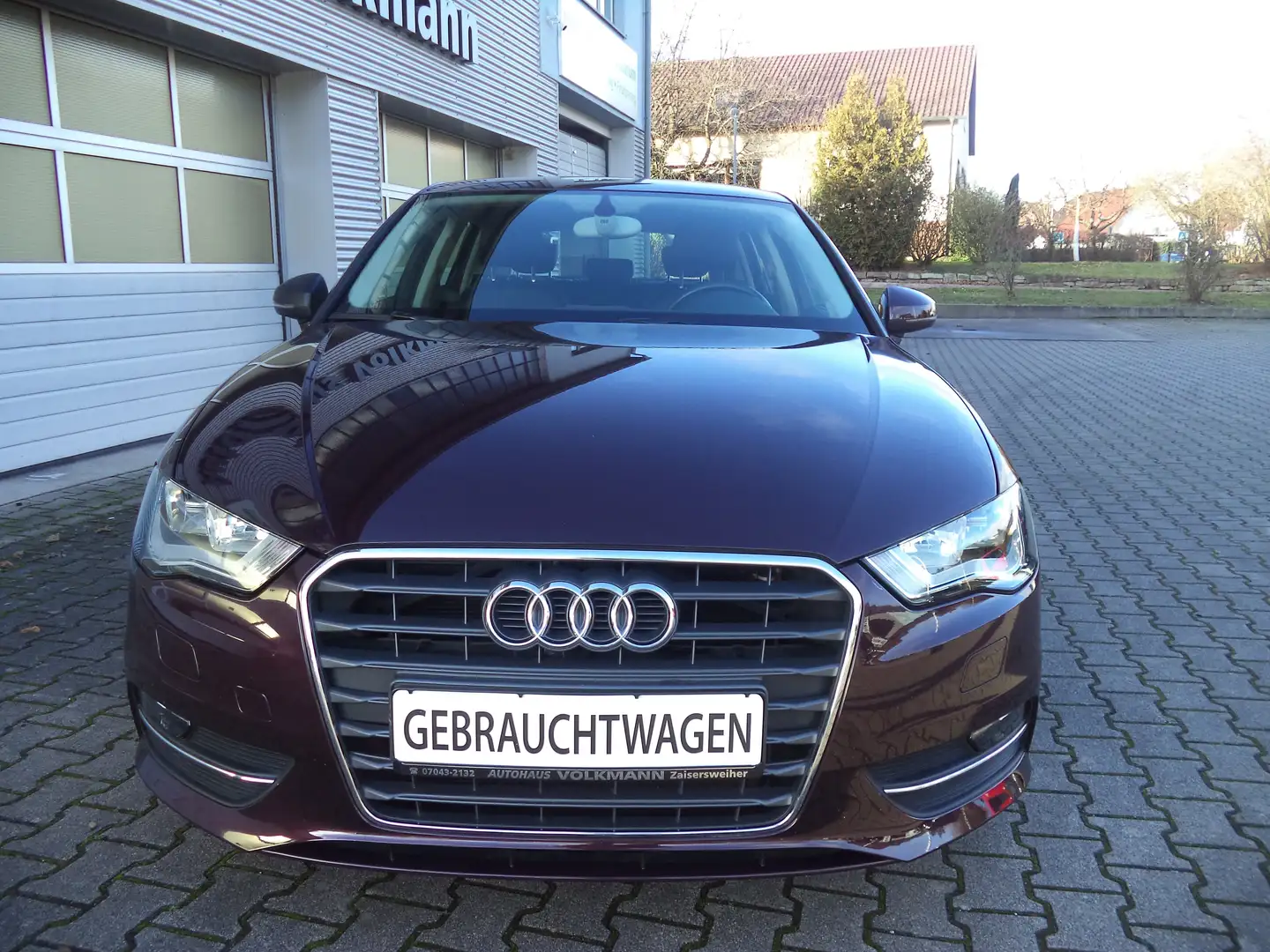 Audi A3 ambiente Alufelgen Sitzheizung Berganfahrassistent Červená - 2