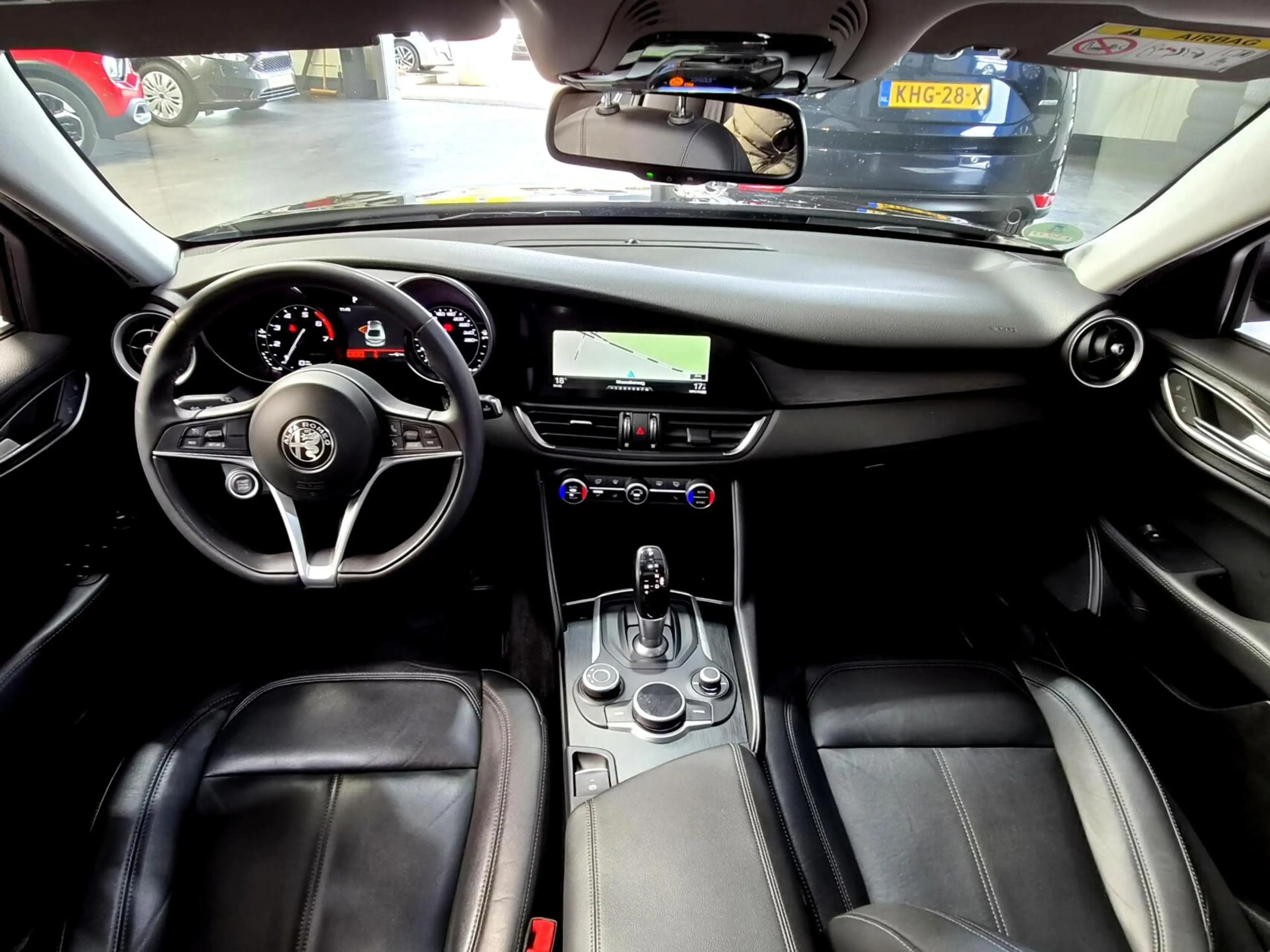 Alfa Romeo Giulia 2.0T Super Automaat |Leer|Pano|Cam.|Clima — photo 6