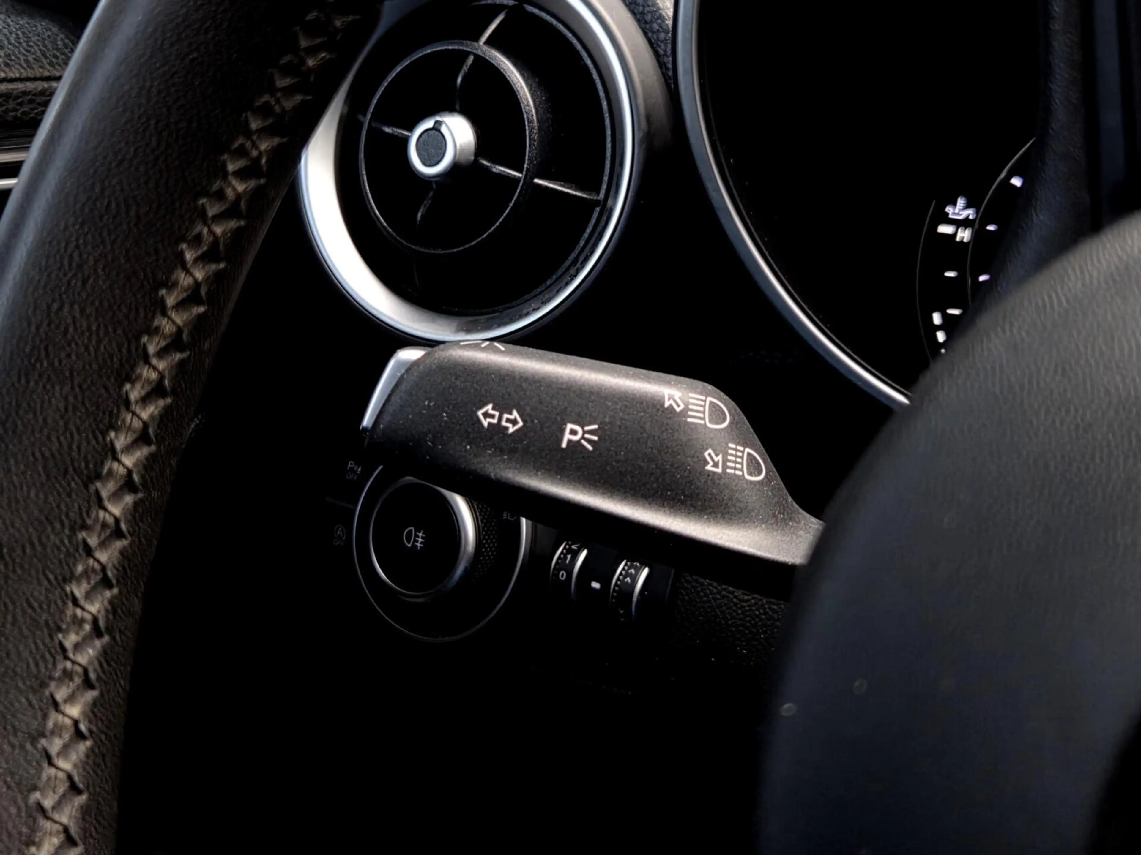 Alfa Romeo Giulia 2.0T Super Automaat |Leer|Pano|Cam.|Clima — photo 13