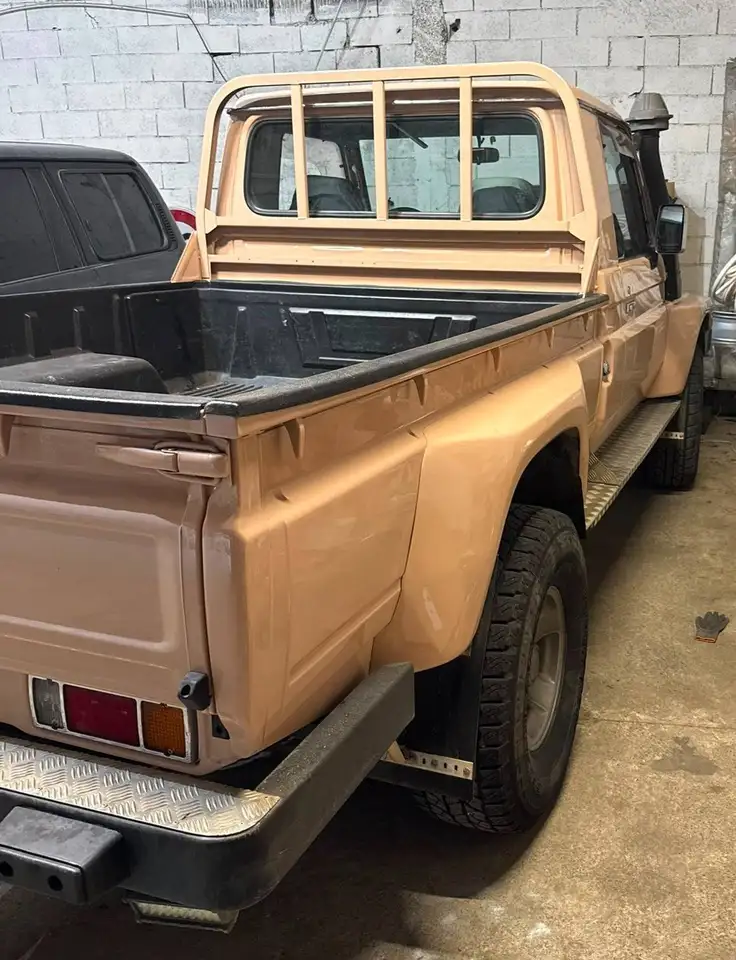 Toyota Land Cruiser HZJ75, foto 2