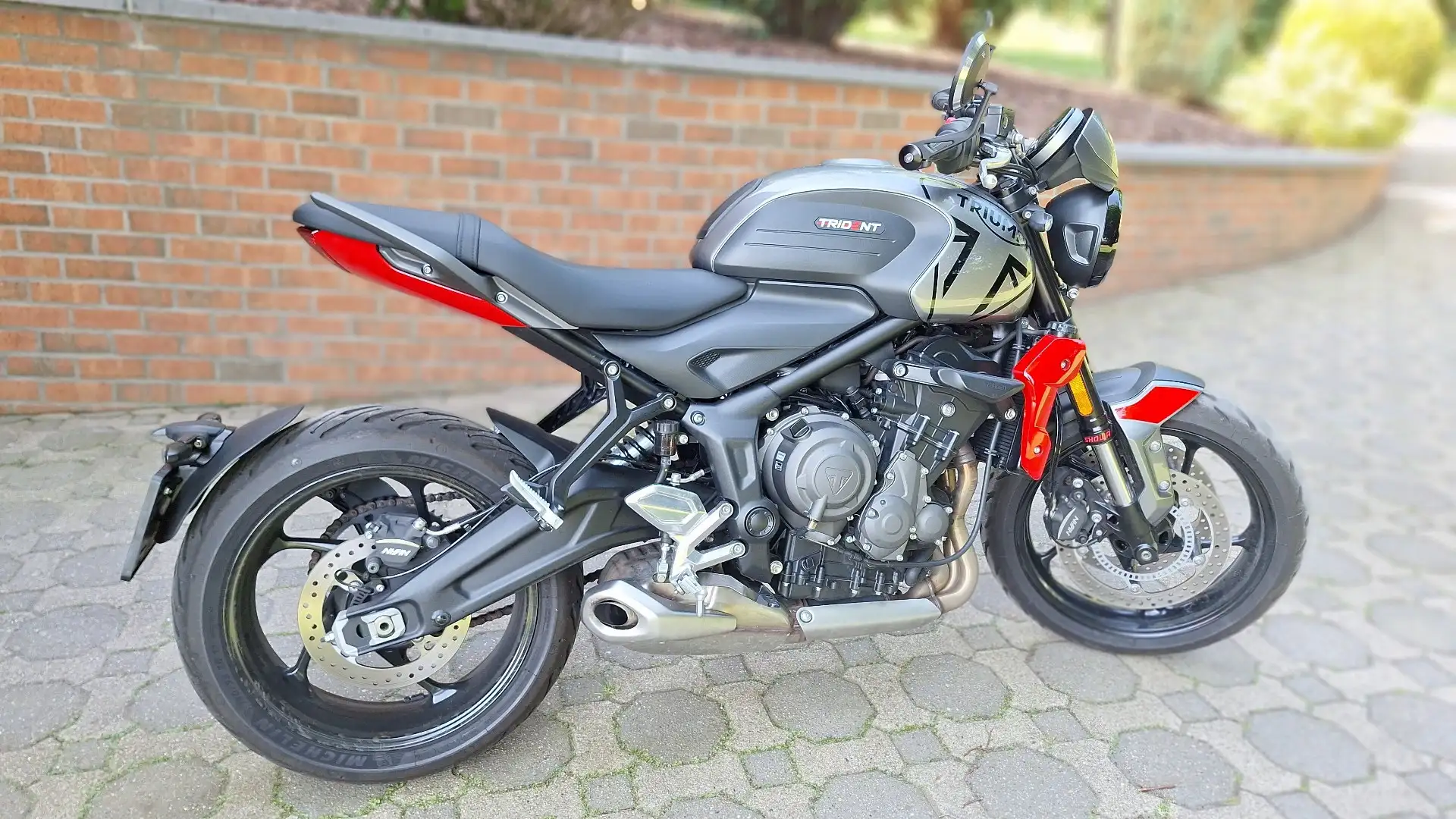 Triumph Trident 660 GPS, SAUTE VENT, RETRO SPECIAUX,PROTECTION CADRE E Grijs - 1