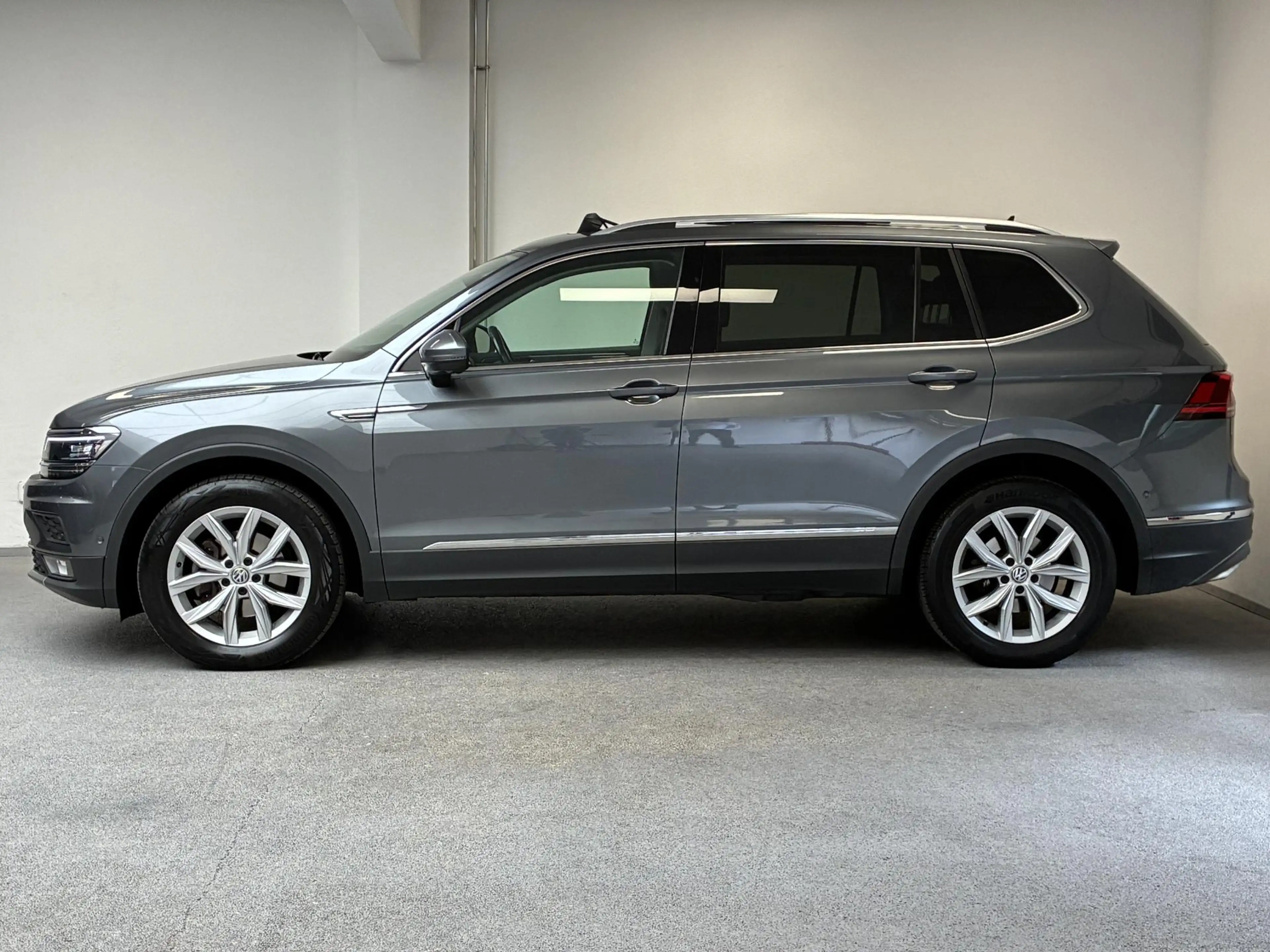 Volkswagen Tiguan Allspace 1.5 TSI Highline | PANO | TREKHAAK | LEDER | 360º — photo 13
