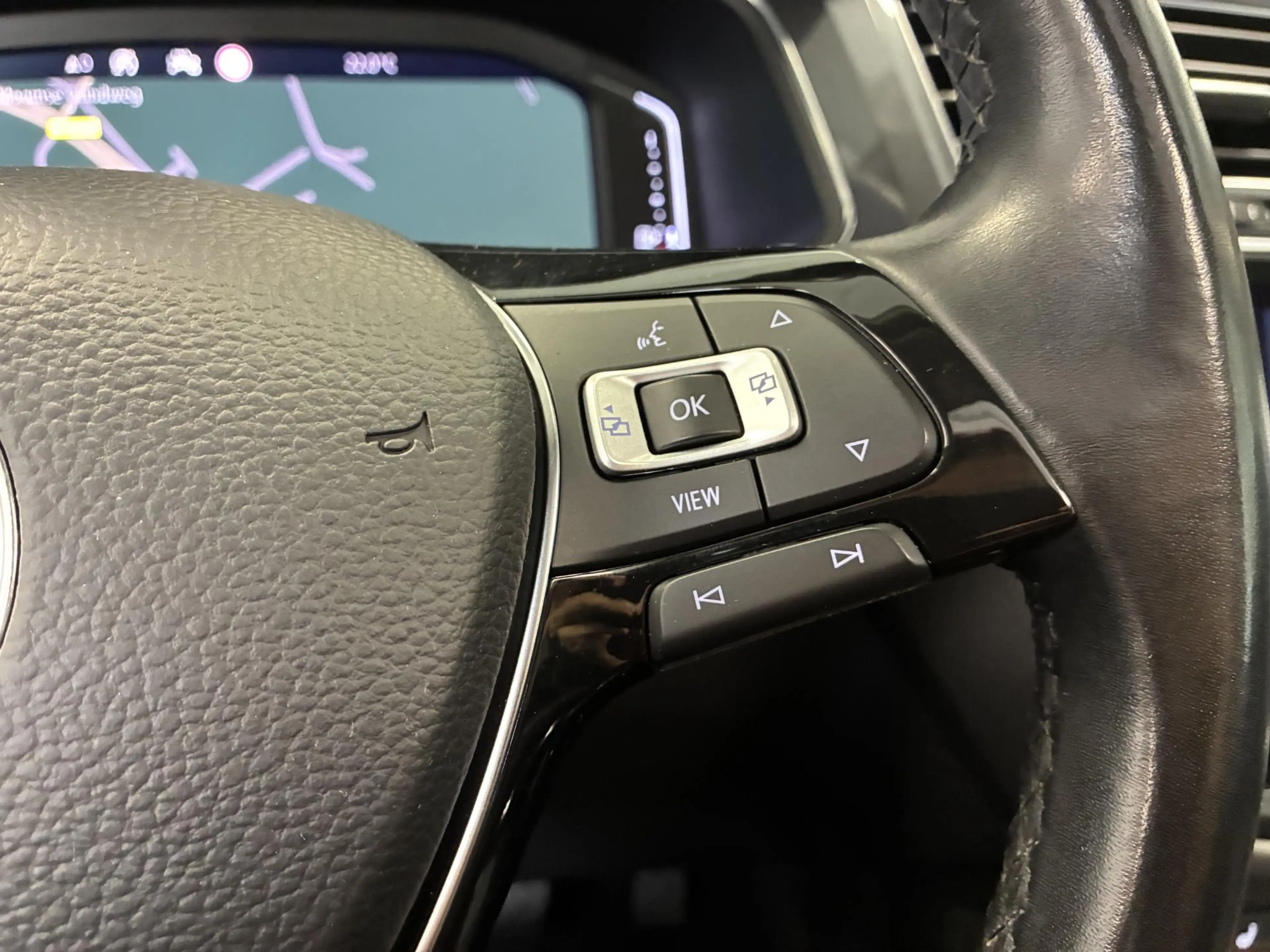 Volkswagen Tiguan Allspace 1.5 TSI Highline | PANO | TREKHAAK | LEDER | 360º — photo 32