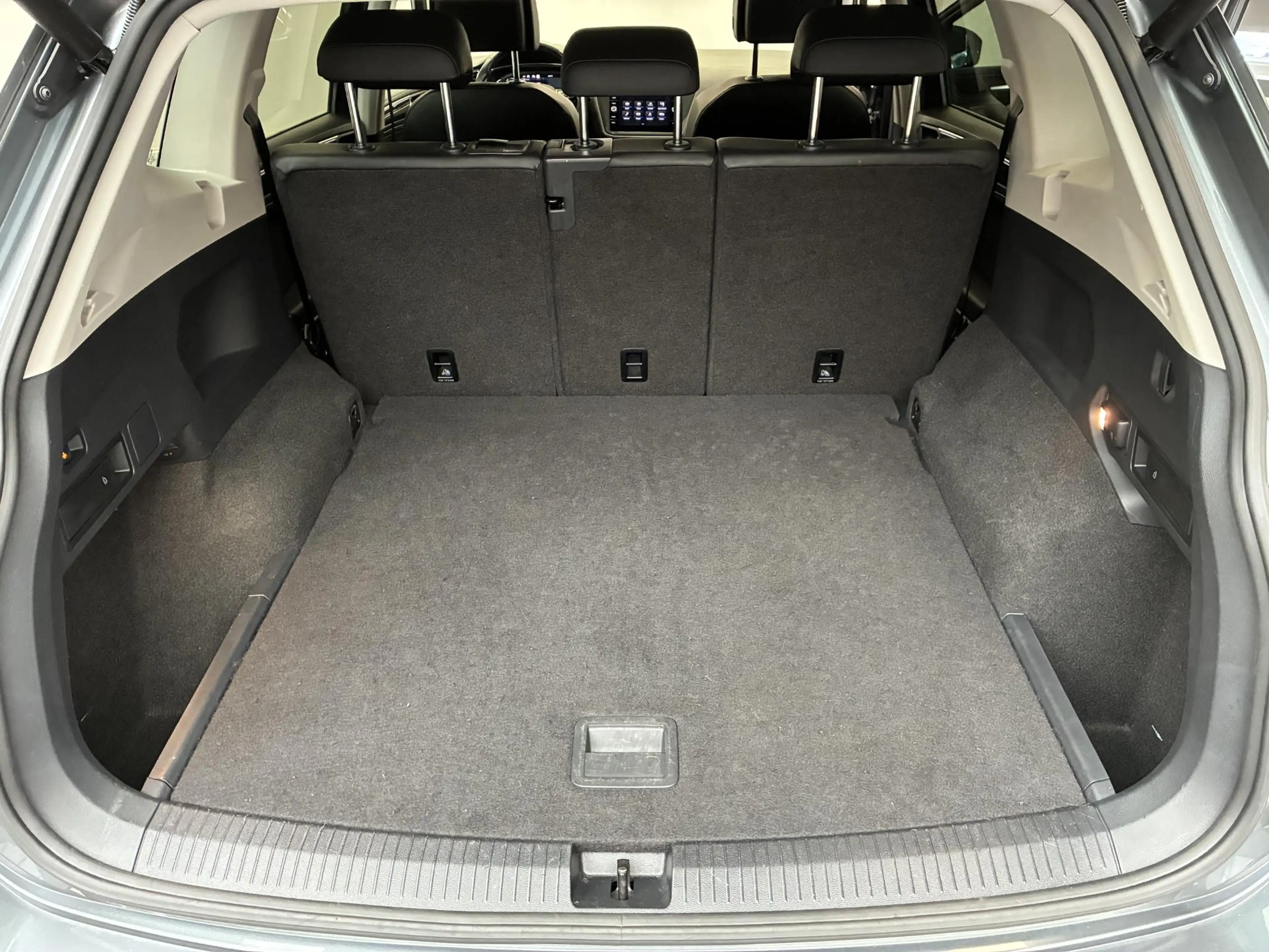 Volkswagen Tiguan Allspace 1.5 TSI Highline | PANO | TREKHAAK | LEDER | 360º — photo 31