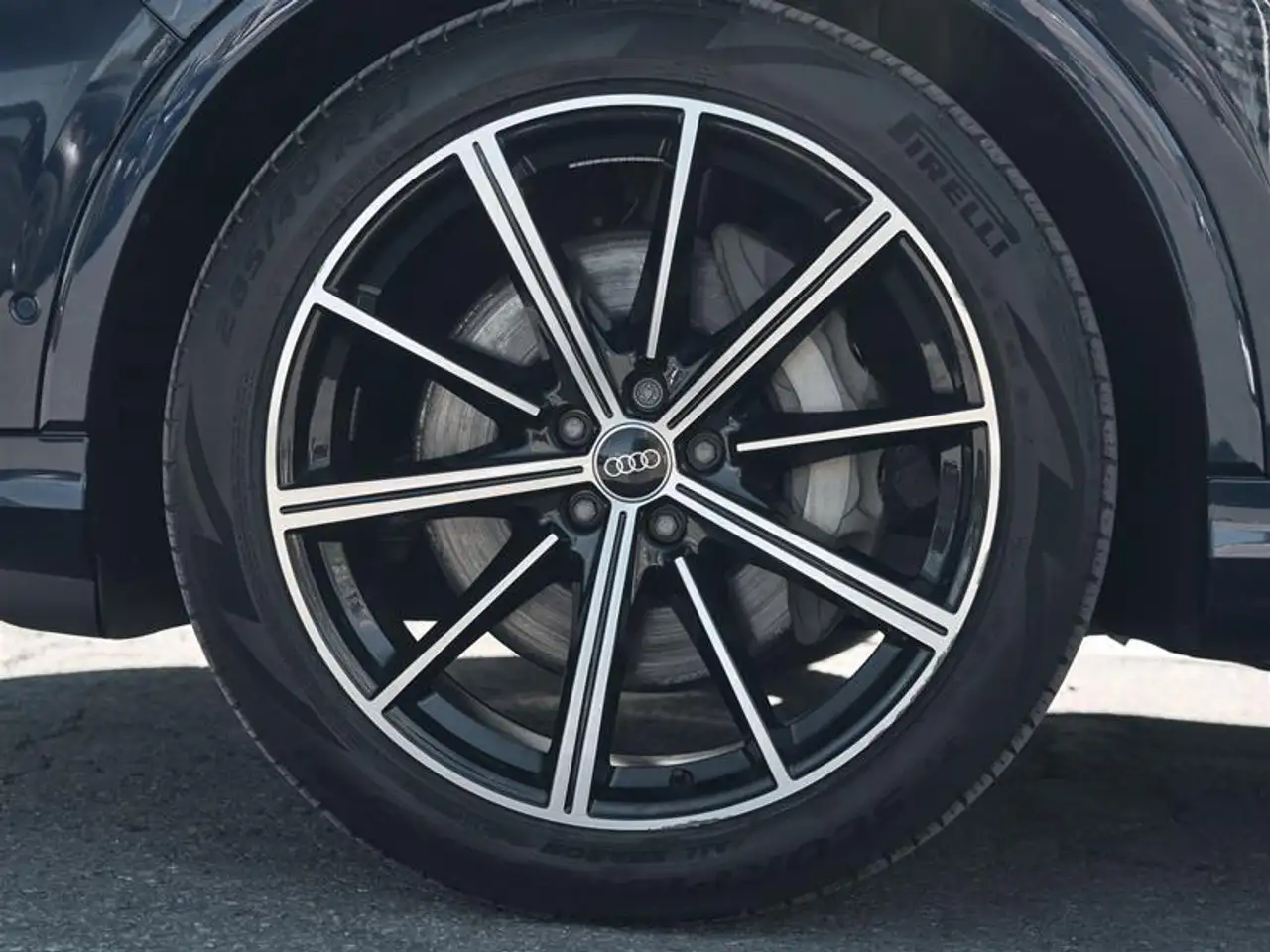 Audi Q7 снимка Audi Q7