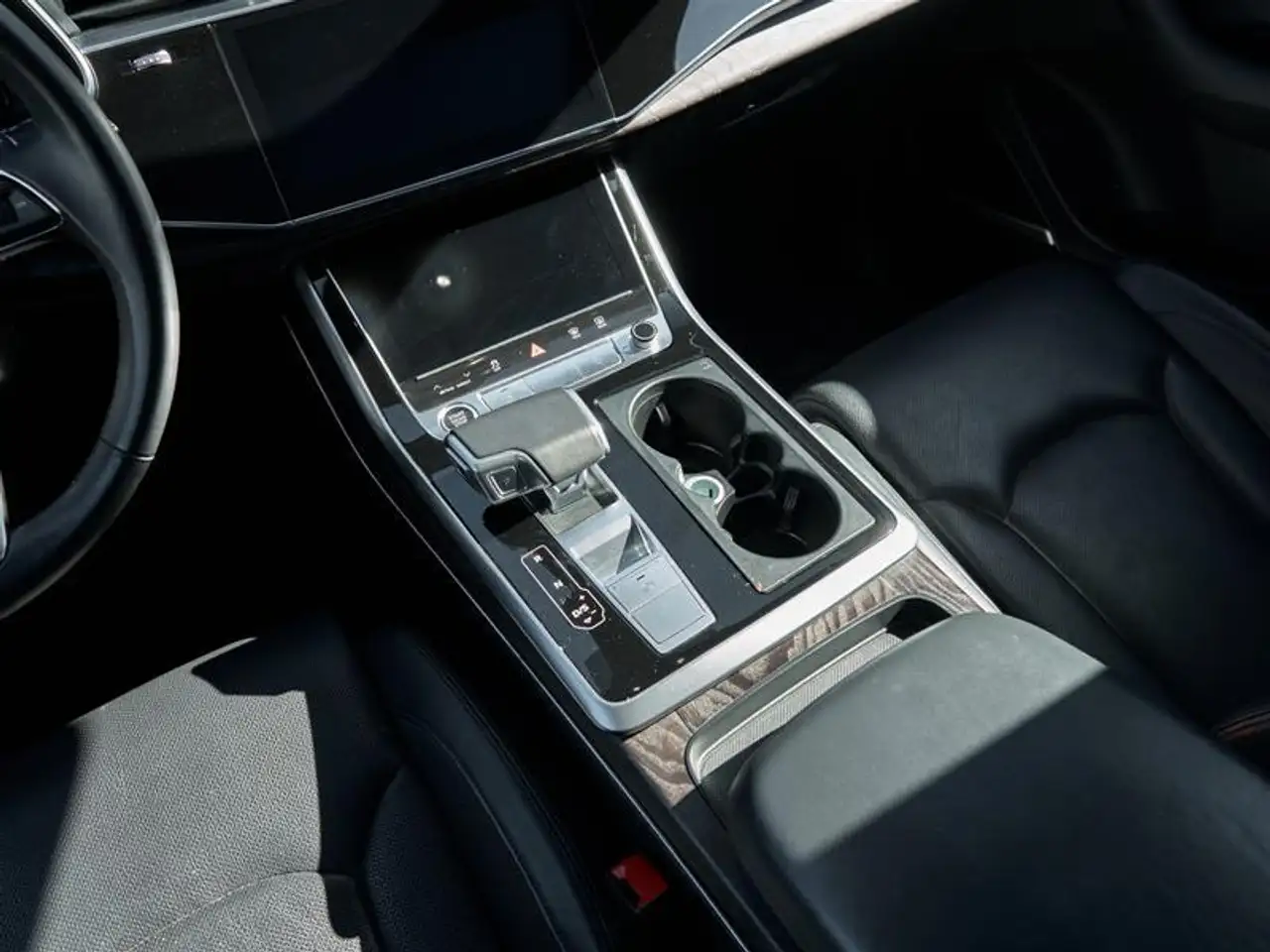 Audi Q7 снимка Audi Q7