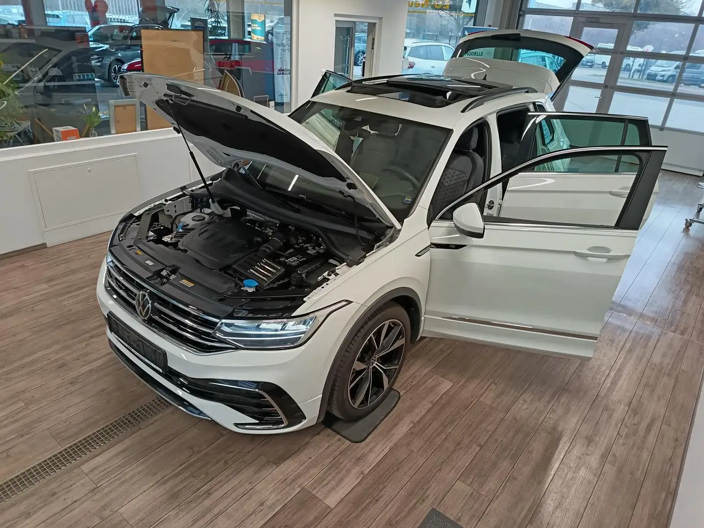 Volkswagen Tiguan R-Line 2,0TDI DSG 4x4*AHK*PSD*NAVI*HEADUP Weiß - 2