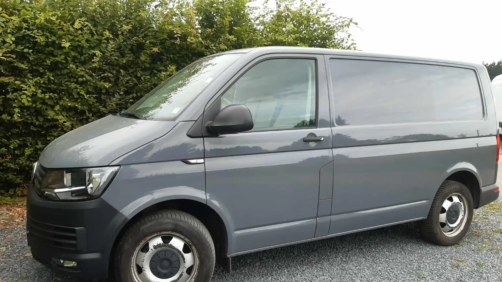 Volkswagen T6 Transporter 2.0 TDi SCR 4Motion BMT Grijs - 1