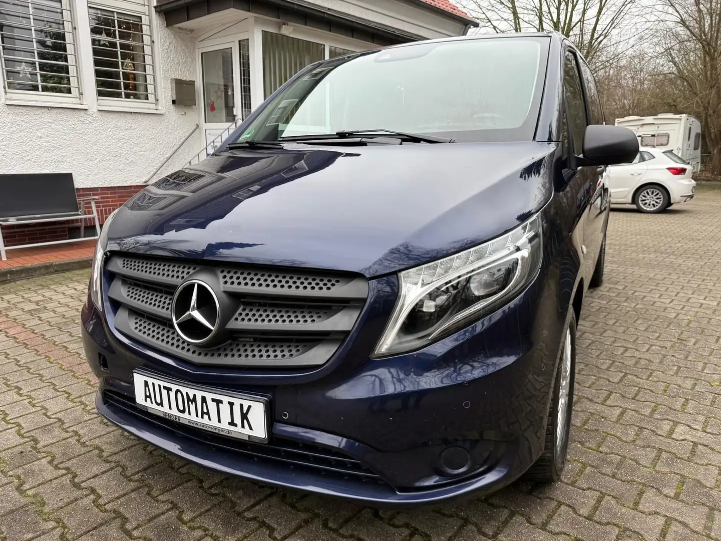 Mercedes-Benz Vito Tourer  CDI Pro lang/9-Sitzer/Automatik/ Blau - 1