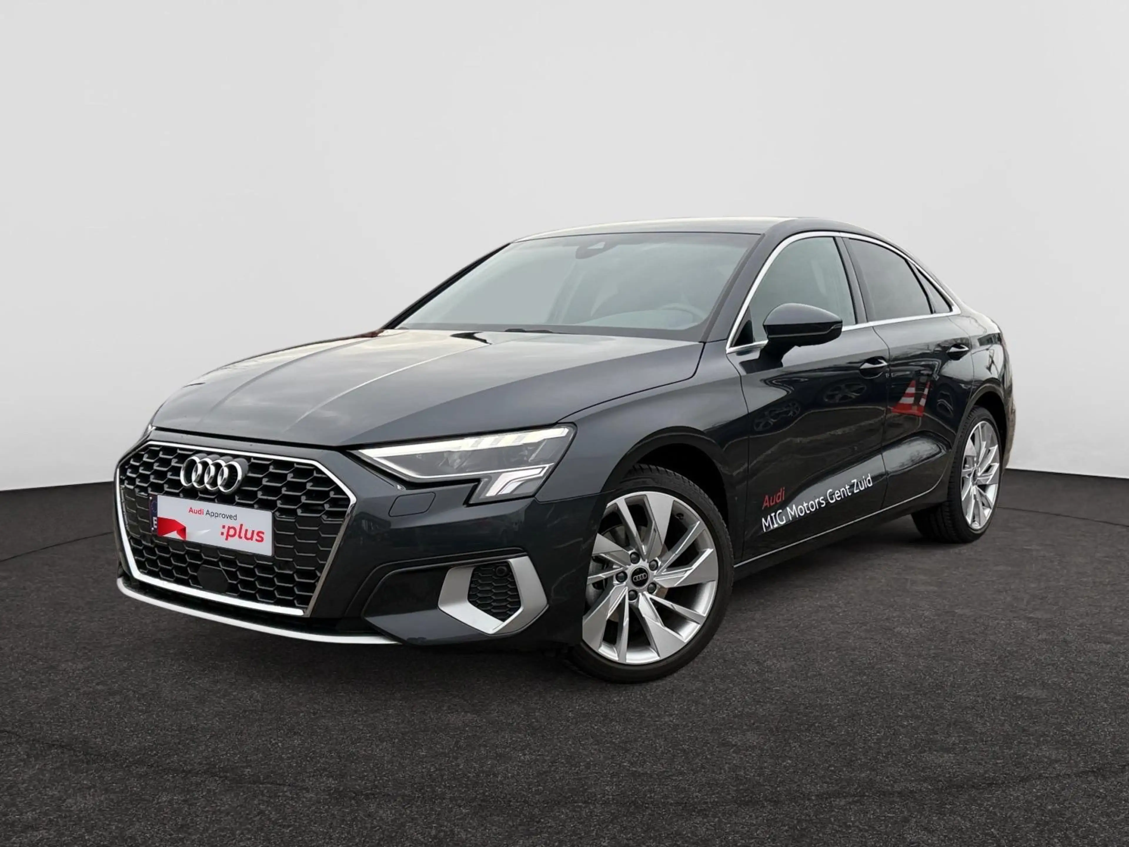 Audi A3 Business Edition Advanced 30 TFSI 110pk S tronic // ACC // ACHTERUITRIJCAMERA // LEDER // VERW. ZETE