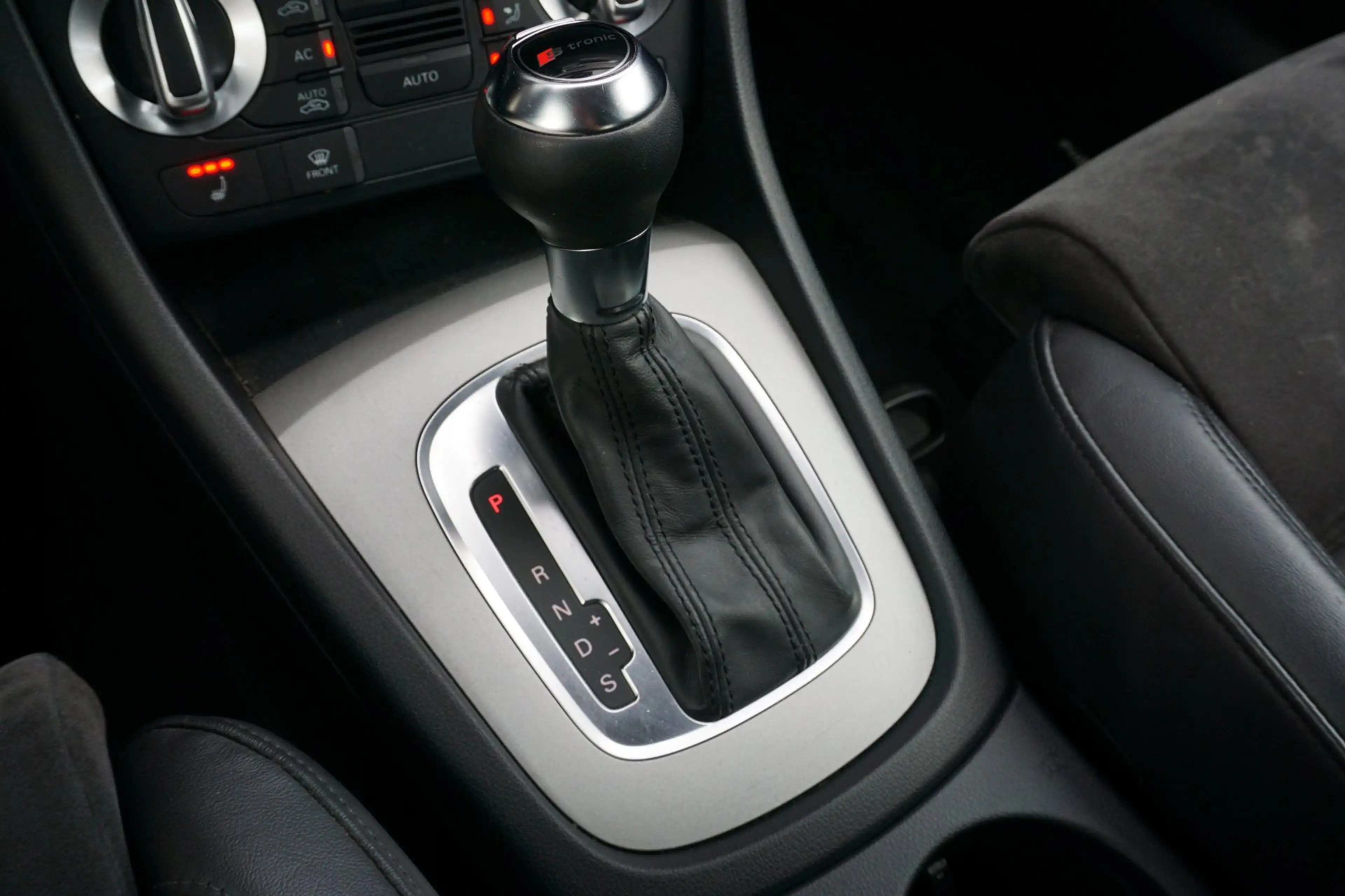 Audi Q3 2.0 TDI AUT Quattro Xenon Carplay Leer Clima Cruis — photo 20