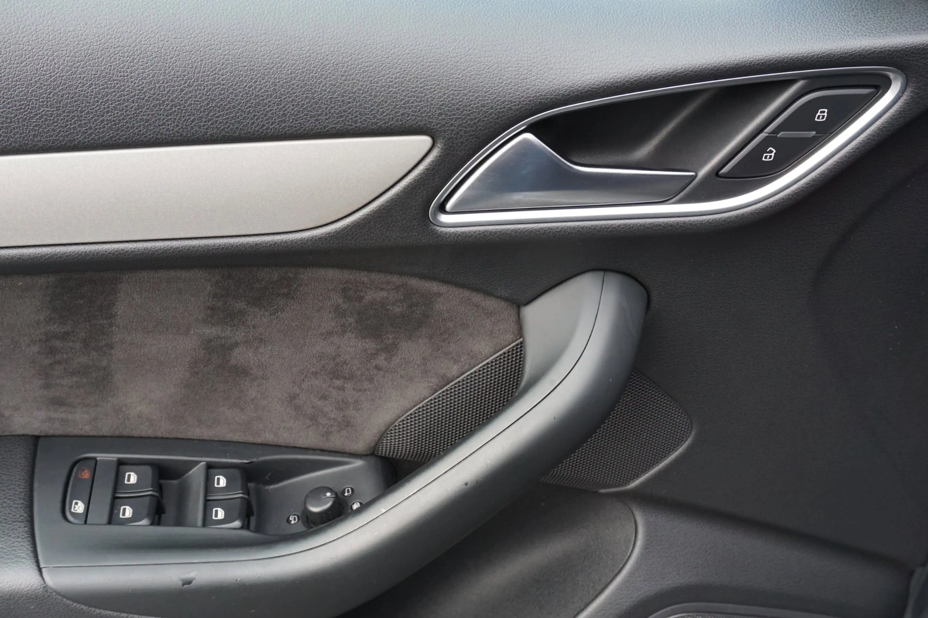 Audi Q3 2.0 TDI AUT Quattro Xenon Carplay Leer Clima Cruis — photo 14