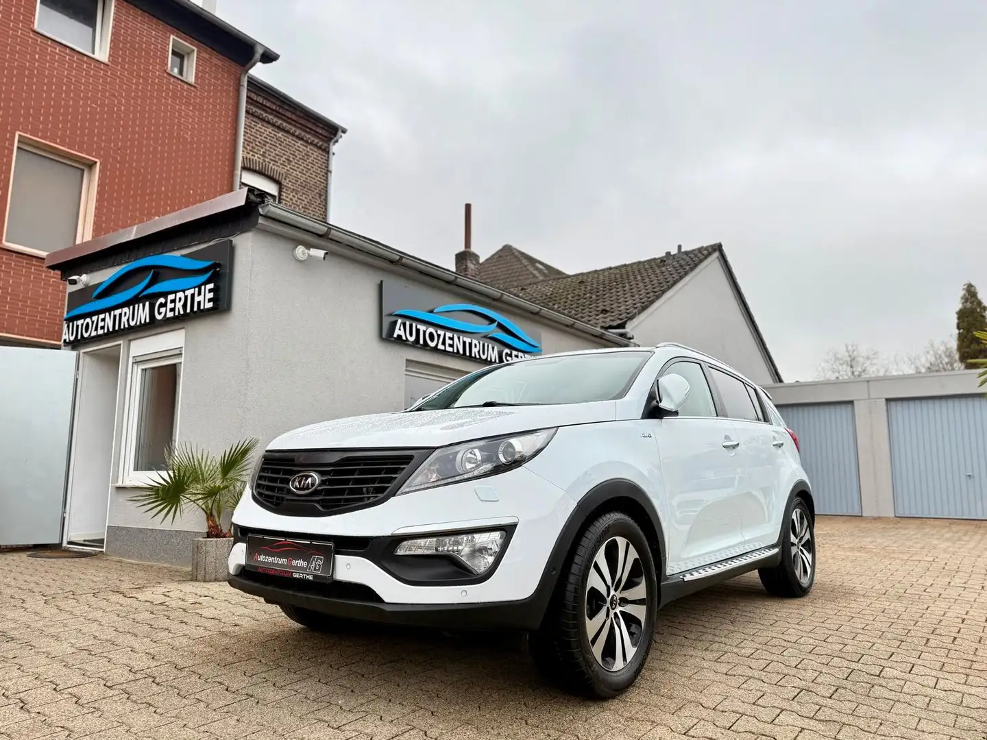 Kia Sportage Spirit 4WD *Automatik*Xenon*Leder*AHK* Weiß - 2