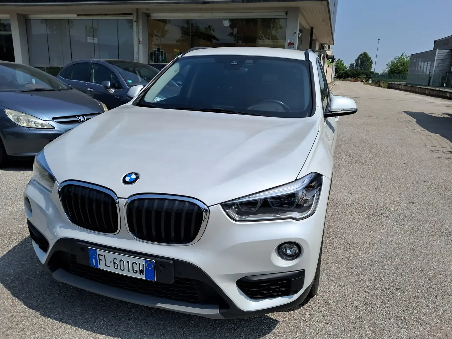 BMW X1 X1 sdrive18d auto Weiß - 2
