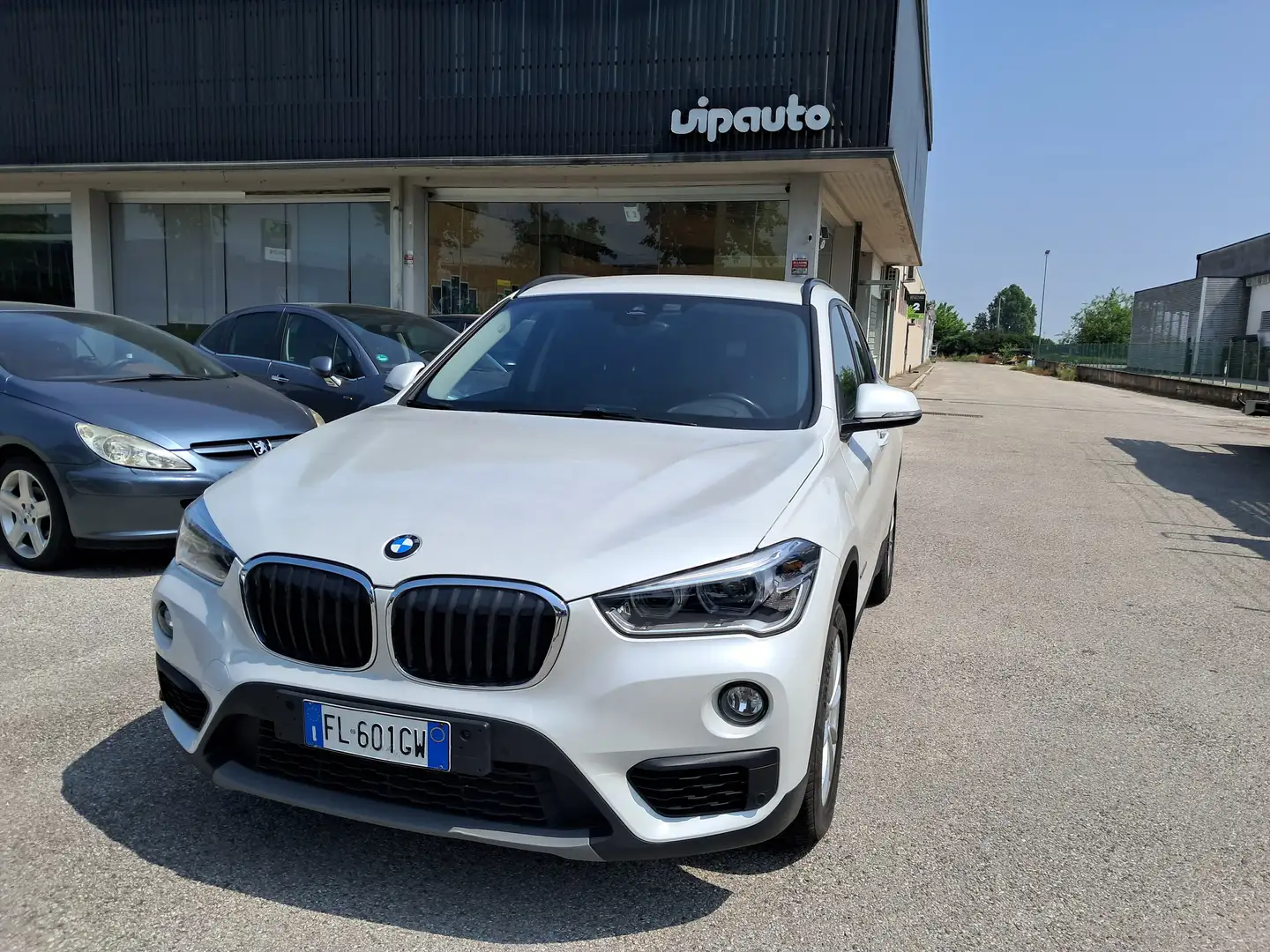 BMW X1 X1 sdrive18d auto Weiß - 1