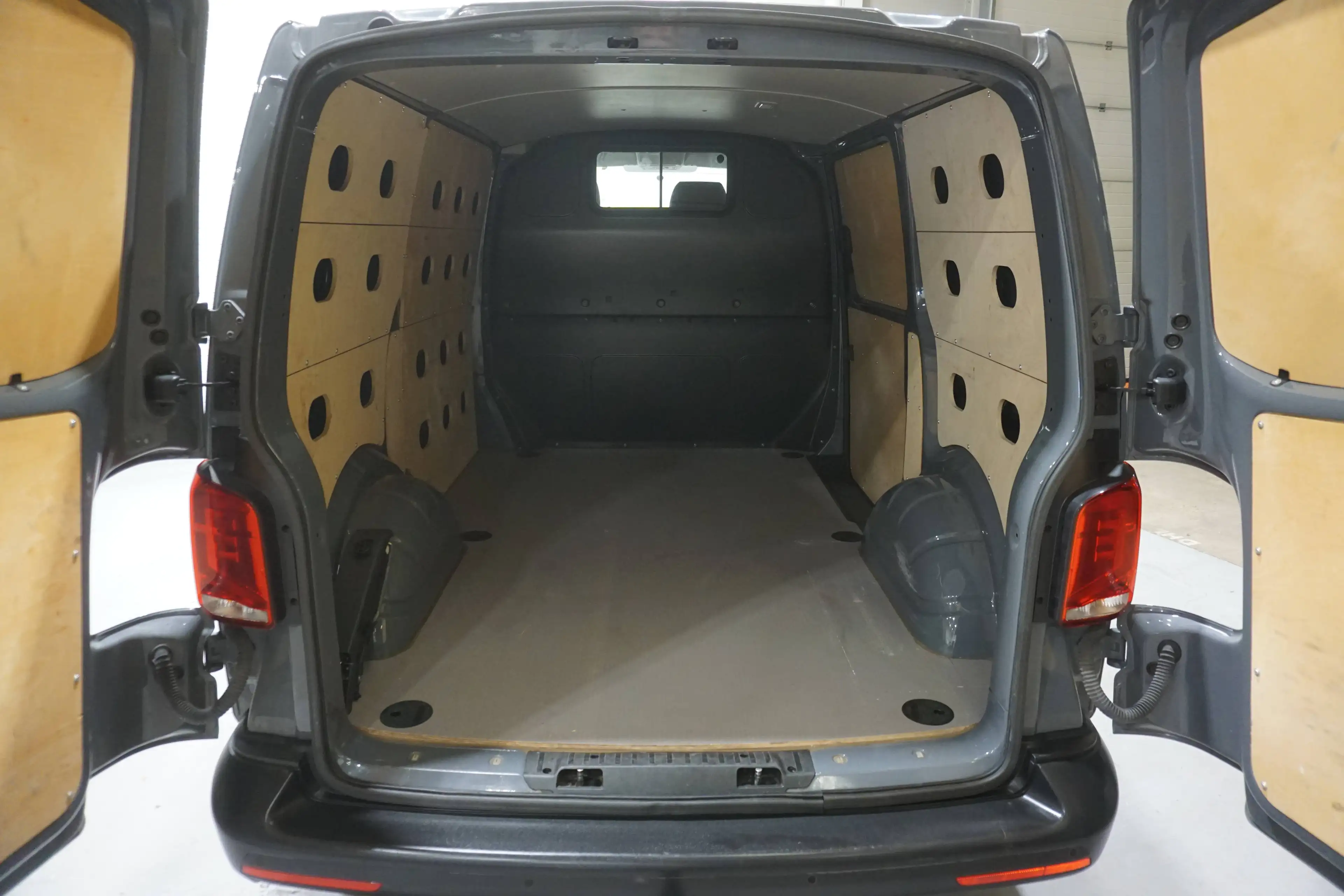 Volkswagen T6.1 Transporter 2.0 TDi SCR BMT Airco- 3 Zit-Multimedia-150pk-83dkm-Trekhaak-Garantie — photo 11