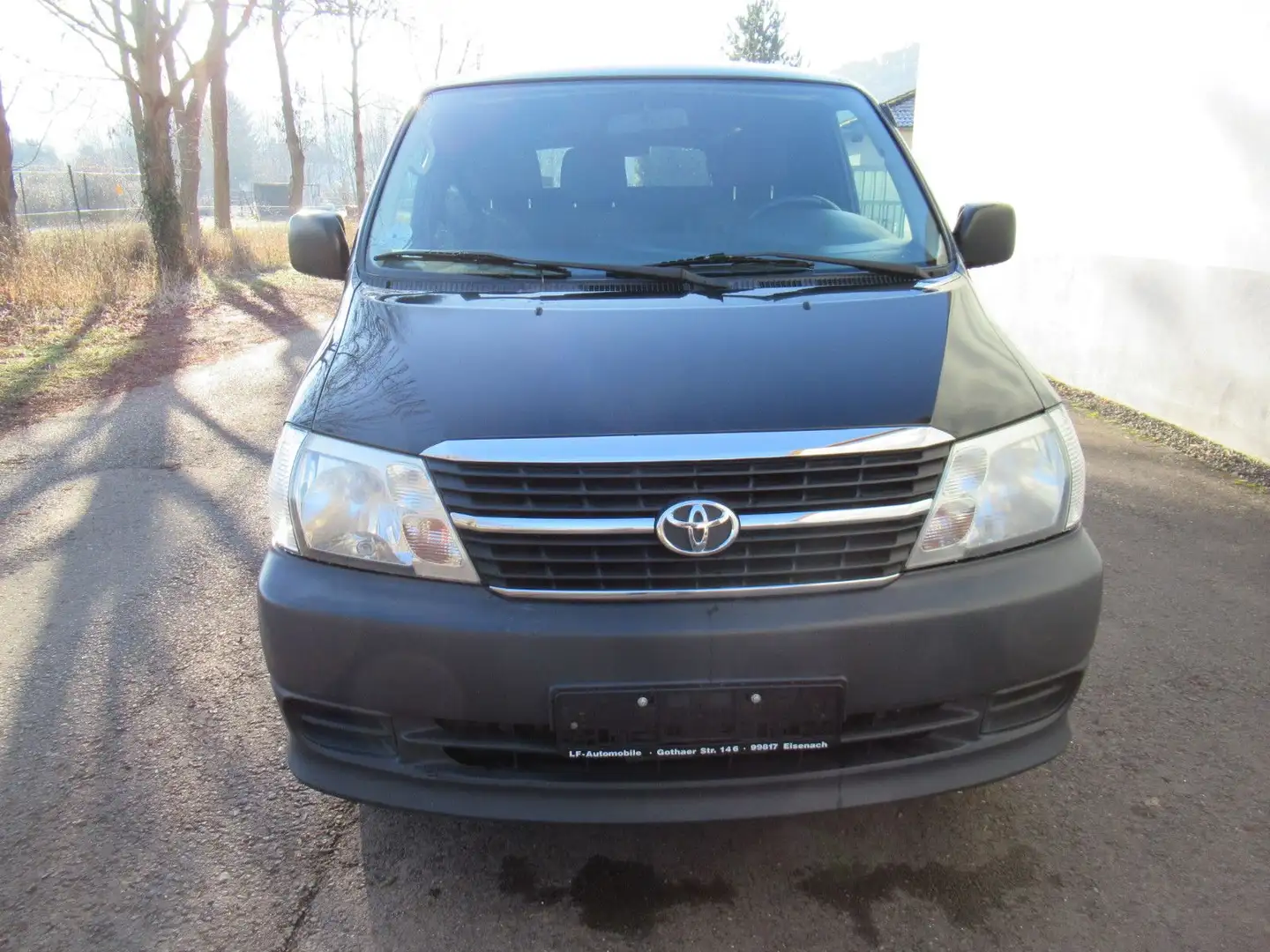 Toyota Hiace 2.5 D4-D lang/2.Hd/Automatik/Klima/eFh/SHZ Negro - 2